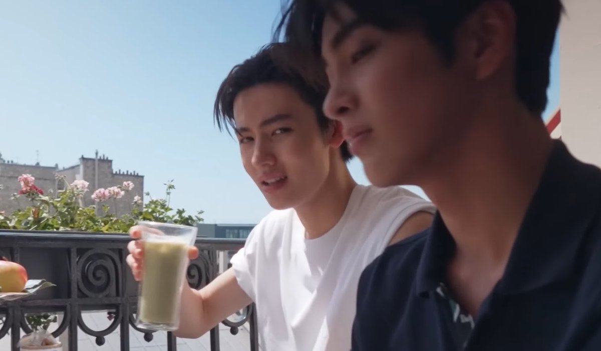 loousdeline's tweet photo. HELP seonghyeon ur expression says it all 😭😭😭😭😭😭😭

🐶: do you like matcha?
🦊: not bad https://t.co/BgAxNE6uR6