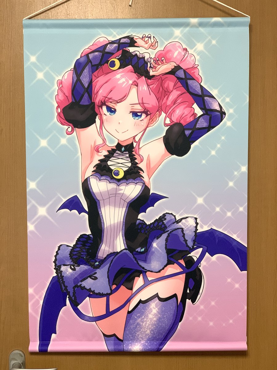 芸カ用のでびまどB2タペストリー届いた