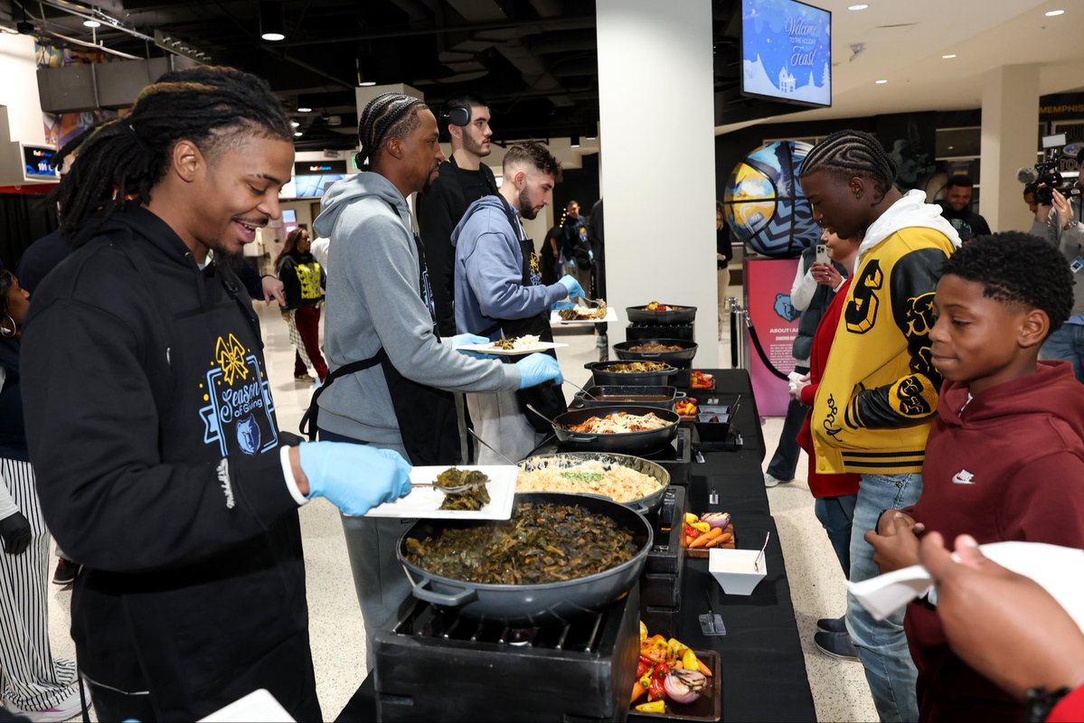GrizzCommunity's tweet photo. From the bottom of our hearts, thank you @JaMorant 💙
 
We’ll always remember the investment you made towards Memphis, not just as a player, but as a person. You showed up for our community with a genuine love for the people who call this city home. 〽️ https://t.co/dHNAWRzyz6