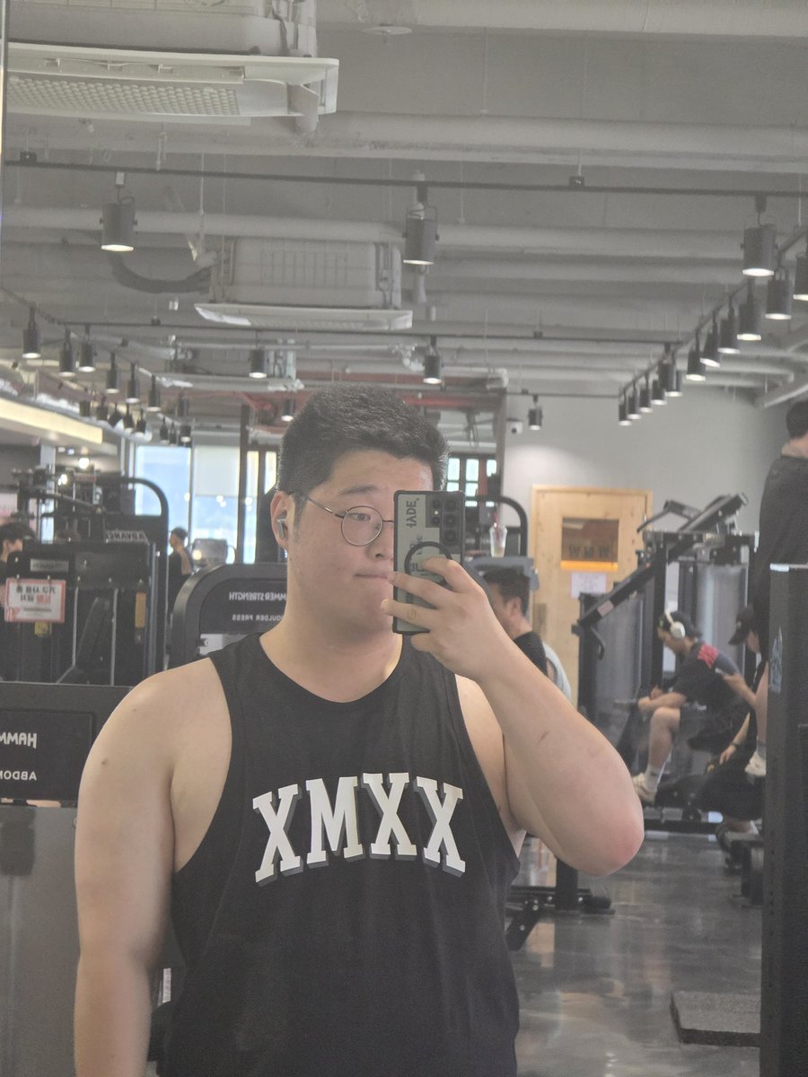 baikcon's tweet photo. 1주차 후기

직후~3일차
: 식욕이 줄음. 
더 먹으면 토할 수도 있음.
점심 줄임
저녁: 요거트/닭슴살/프로틴만 먹음.
6시에 먹으면 자기 전까지 소화 안됨.

4일차~7일차
: 이긴자로
아침에 배고픔, 점심은 더 먹을 수 있음. 
저녁 소화불량 줆.

인바디 변화.
억울함.
체지방 -2.7kg
골격근 +2kg https://t.co/vjJqx2R6XW