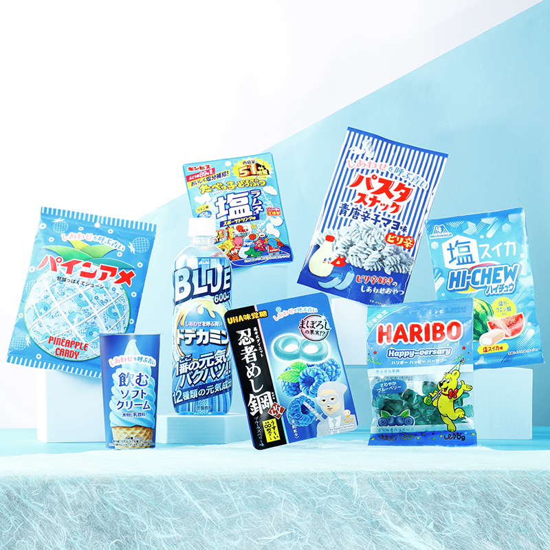 akiko_lawson's tweet photo. 💙💙本日から【しあわせを呼ぶ青いフェア】開催♪💙💙
さまざまな商品が青を身にまとって登場します(^^)
みなさんはどれが気になりますか？ https://t.co/CYFGbD9SCo