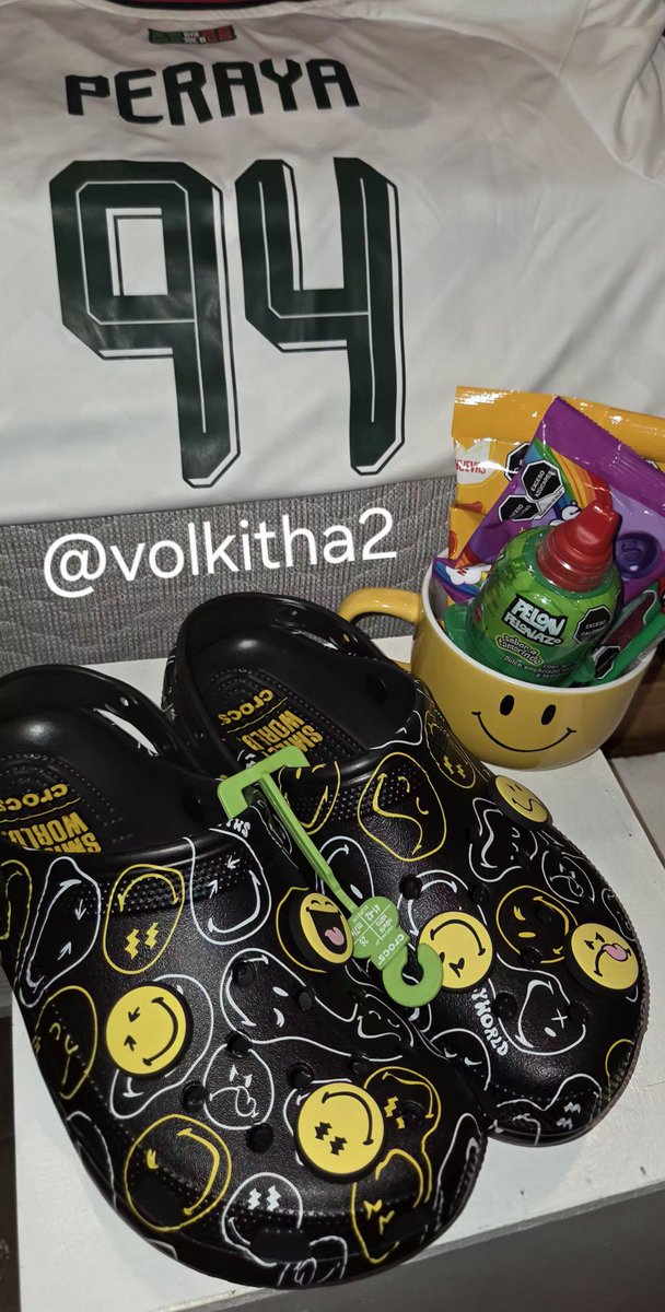 volkitha2's tweet photo. Ahi está el reemplazo de las chanclas cafés jajajaja, le toca a lotso, y con suerte algún dia Faye tmb use las de ella 🌻🍑🇲🇽 
#fayeperaya 
#atompariya https://t.co/6O5m29MioB