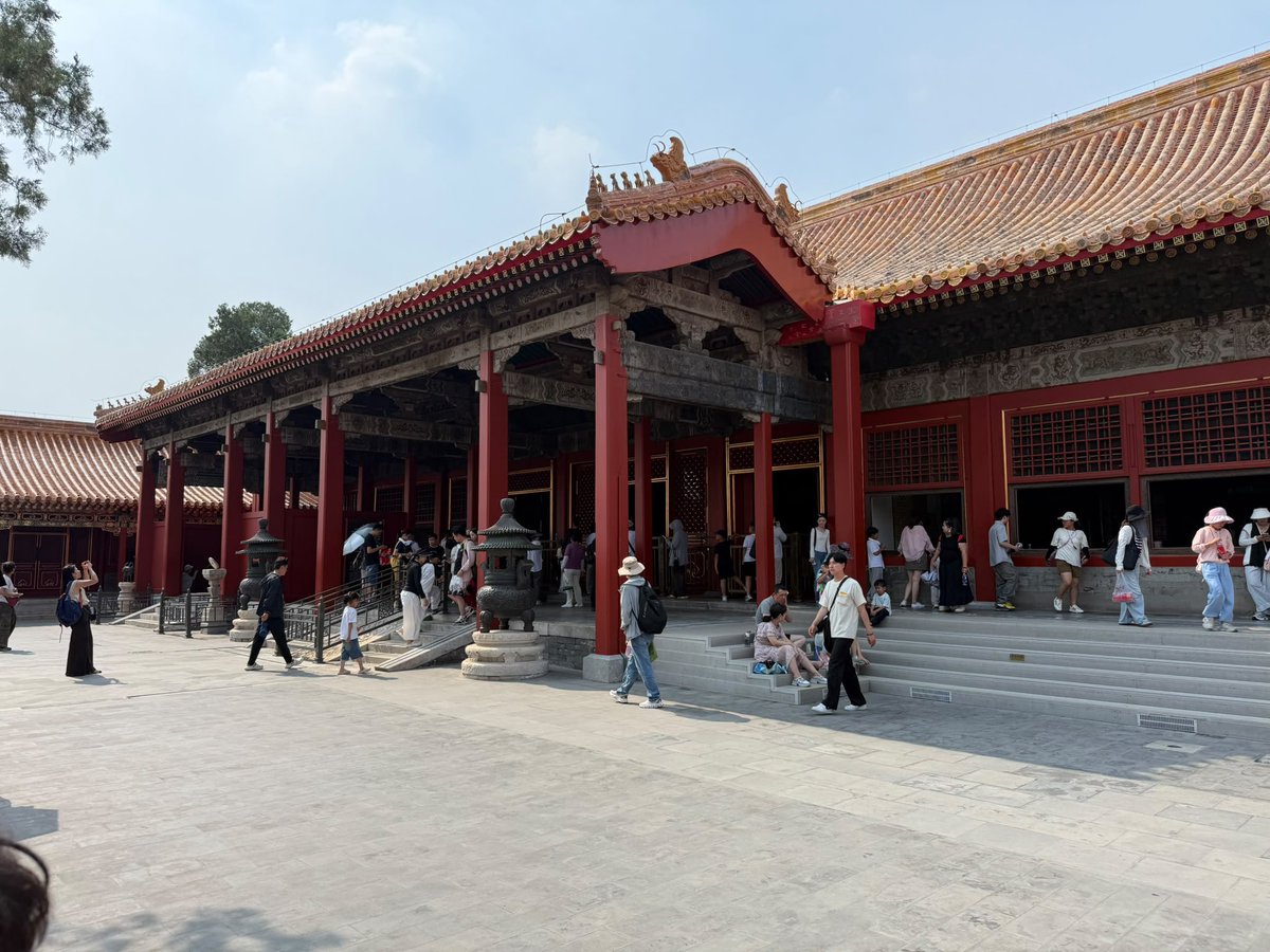 bobana025's tweet photo. Ove godine mu je 20-ti rodjendan i odlucila sam da mu poklonim putovanje ..To ce zauvek da pamti,a to sam i zelela.. #Peking #ZabranjeniGrad #DinastiaMingiQuing 
Uzivaj sine moj ❤️ https://t.co/nx5dcAisx4