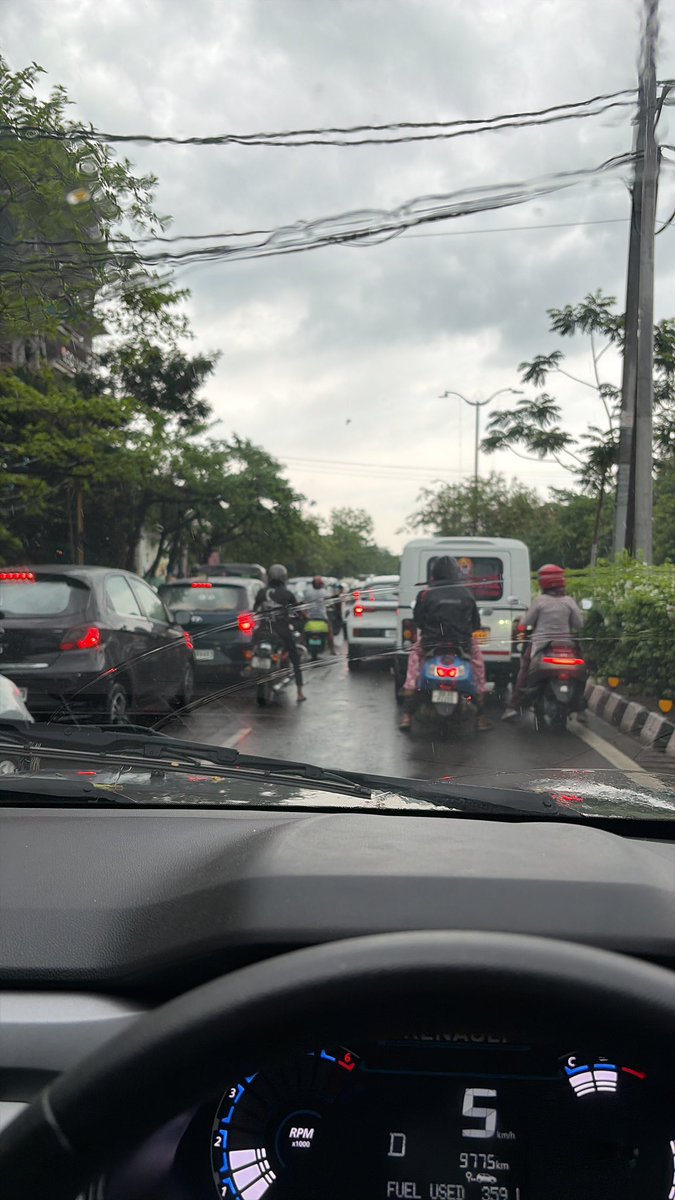 abinash_vtr's tweet photo. A little rain, and Bhubaneswar’s traffic infrastructure collapses.

30+ minutes stuck at Patia Chowk for a 3 km stretch to KIIT Chowk.

No traffic police. Zero lane discipline.

Vishwaguru moment, boss. #Bhubaneswar https://t.co/2M755hB4MF