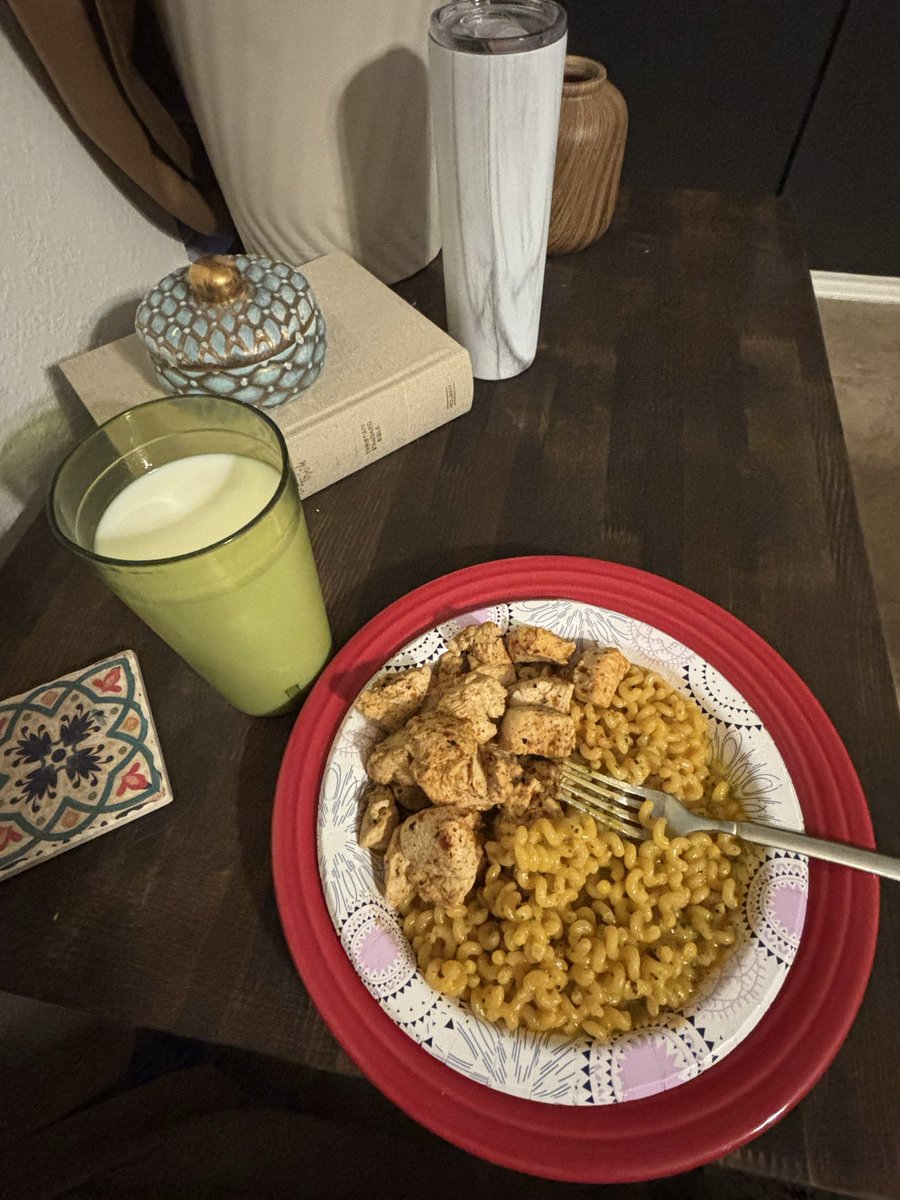 BenjaminHicksTX's tweet photo. Cooked up a good meal with my mom #fairlife #protein https://t.co/dlooRh2Pvk