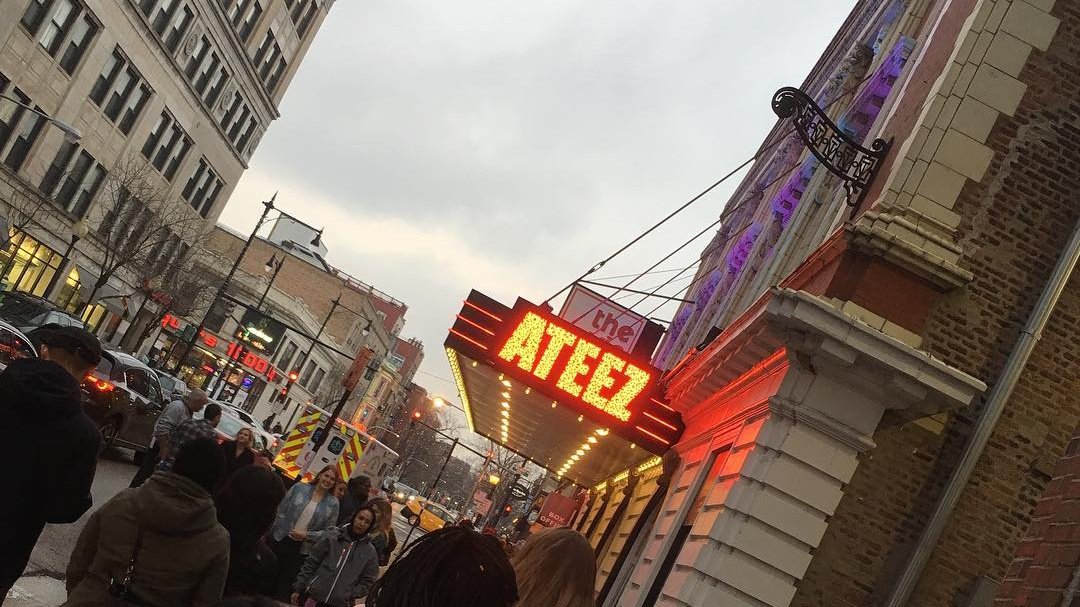 lvs_utopia's tweet photo. ARE YOU TELLING ME CHASE INFINITI HAS BEEN AN ATINY SINCE DEBUT? SHE LITERALLY WAITED OUTSIDE THE VIC THEATRE (1K CAPACITY) DURING THEIR FIRST 2019 TOUR, HAS BEEN TO EVERY TOUR SINCE (EXCEPT IYF BECAUSE OF WORK), SHE TRULY DESERVED TO BE THE PROTAGONIST OF AN ATEEZ MV🥹 https://t.co/fv0R4YLtRD