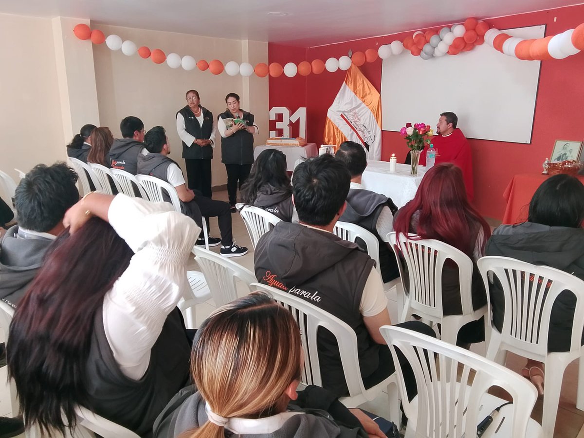 ayudautoayudaec's tweet photo. @ayudautoayudaec agradece a sus técnicos por su participación en la eucaristía del XXXI aniversario institucional.
Su compromiso refleja valores de solidaridad, entrega y lealtad en el cumplimiento de sus labores y con la bendición de Dios, sigamos construyendo un futuro digno. https://t.co/Oc4IDrlCFl