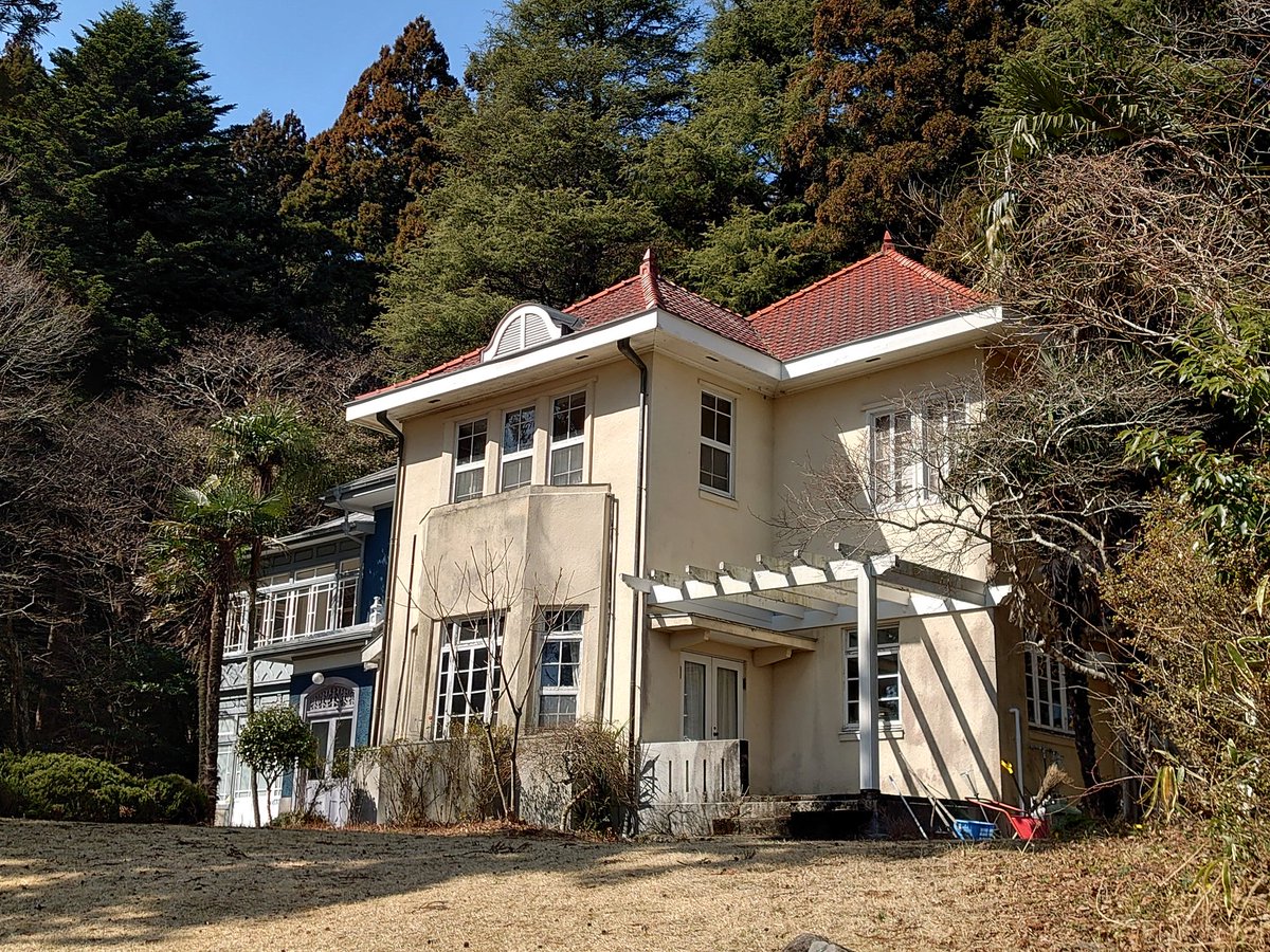 meesyan2's tweet photo. 【栃木の建物巡り】
山縣睦邸
昭和3年
国登録有形文化財

山縣有朋記念館と隣接して建つ洋館🏚️
明治の元老・山縣有朋のゆかりの地であり、関連施設の理事長などを務めた山縣睦氏の邸宅として知られています。
#近代建築 https://t.co/enTmrxYekQ