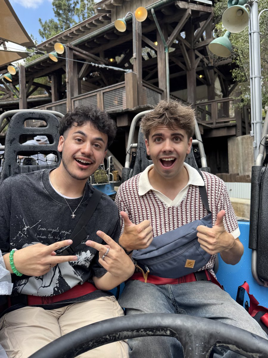 jojosolos's tweet photo. Water rides at Disney… https://t.co/WixNJ7d523