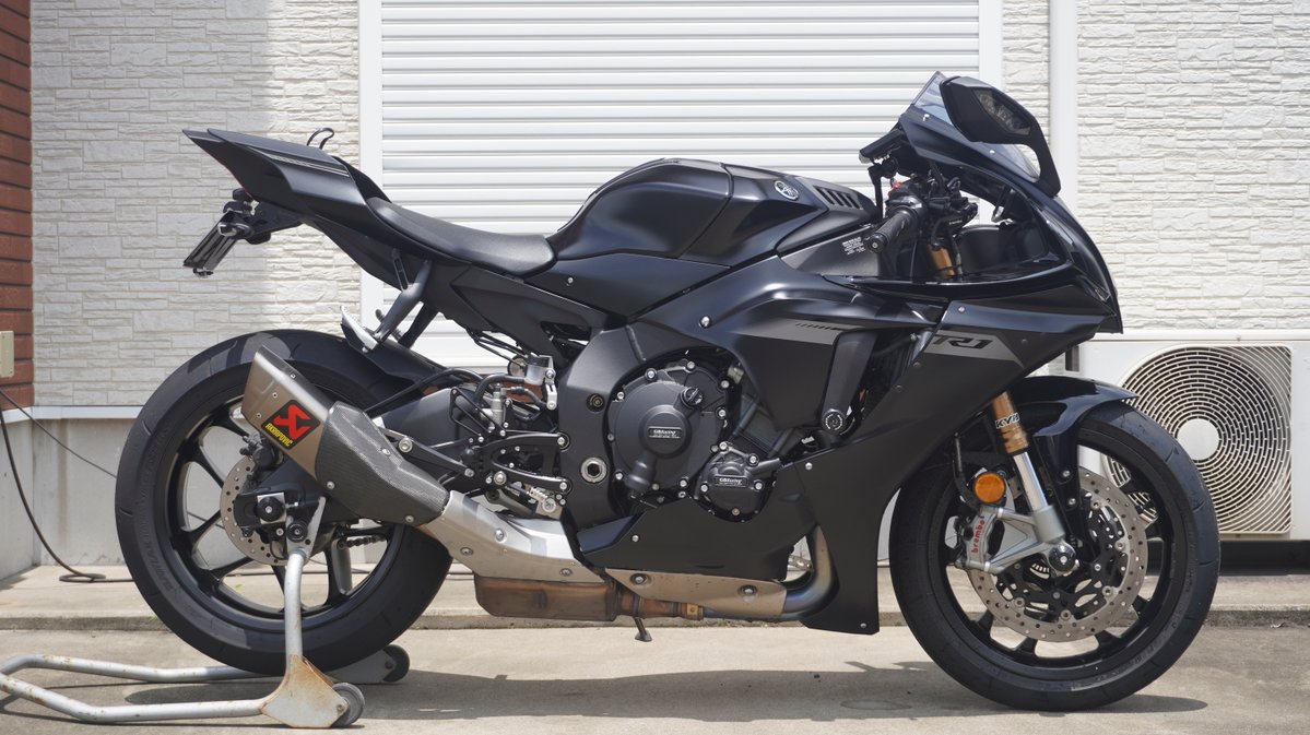 R1KATLABOR's tweet photo. 日曜日、点検出して☔️で汚れたので洗車🚿と短管にしてみた🔧　音のほうは後日聞いてみよう🎼（🟨と同じだろ‼️） https://t.co/u0fJTFteH8