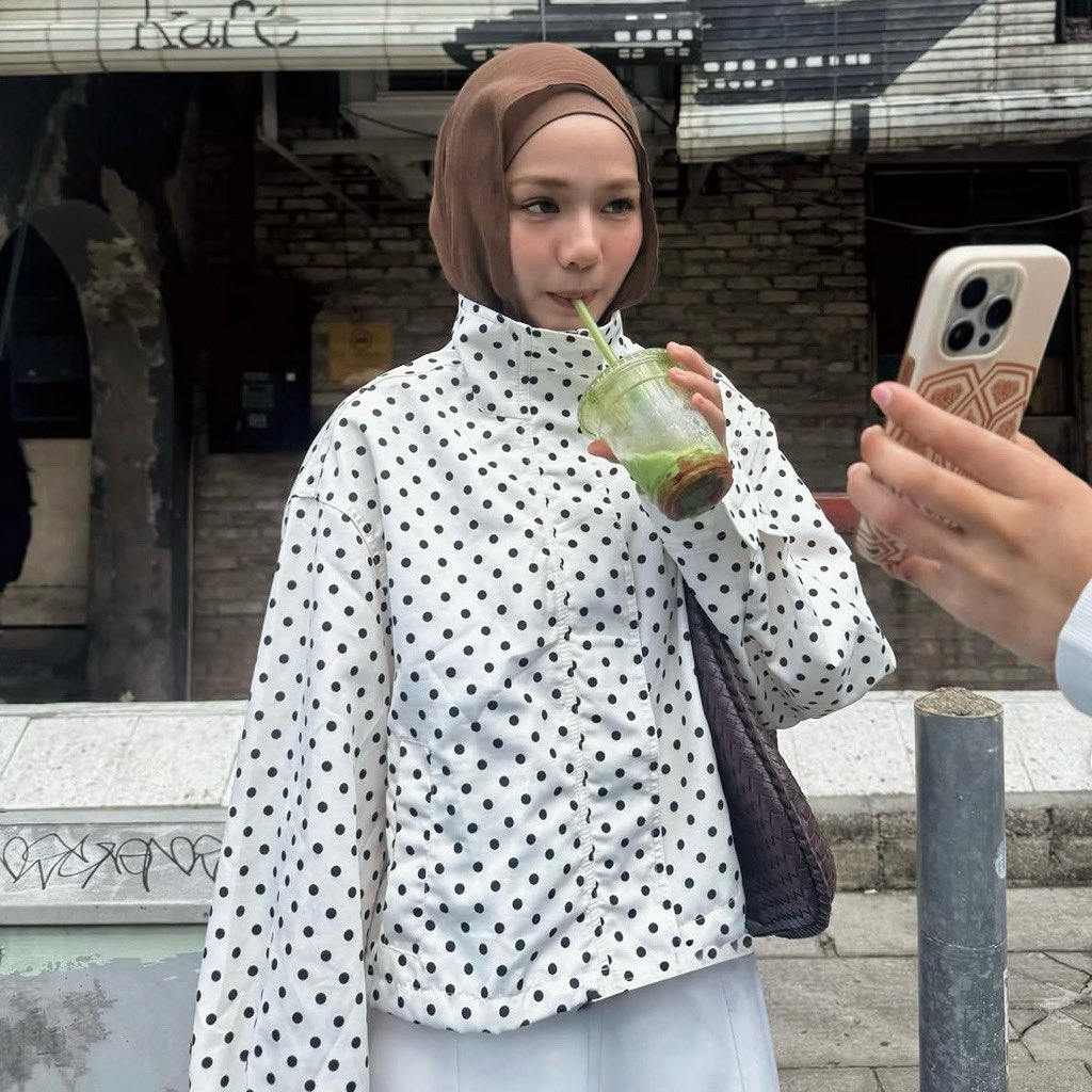 billyoonsea's tweet photo. 13. Zipper Polkadot Turtleneck
https://t.co/wOVyNAETuA
14. ￼https://t.co/25nRfBrgvY Shirt - Polkadot Cheongsam
https://t.co/ISR2v8VFD5
15. ￼Blouse Wanita Rayon Polka
https://t.co/PTC5H9v0hW
16. ￼Shopie Blouse Polkadot by Limoly
https://t.co/NLLUN73gcp￼ https://t.co/dVLeZQIxAl