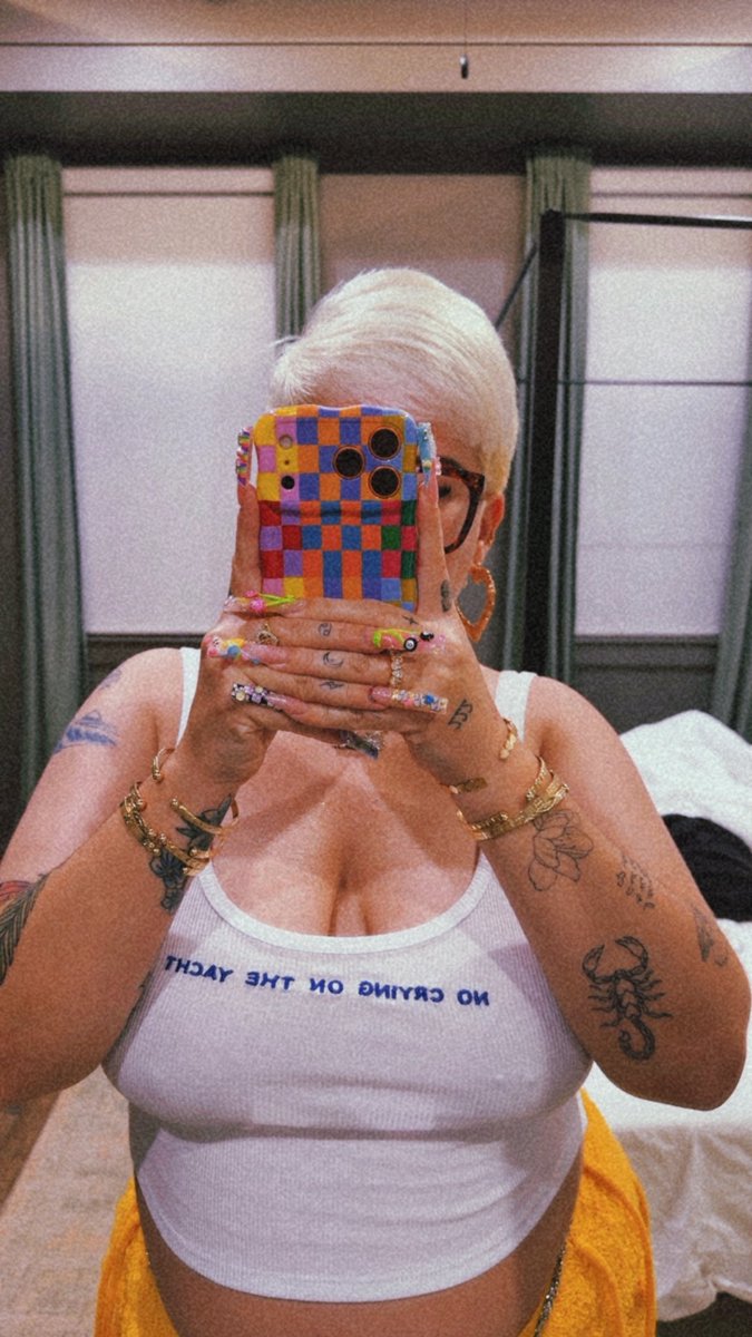 Sneaker_Barb's tweet photo. 💛🪼🦖🩰 https://t.co/CxwfmSA4wM