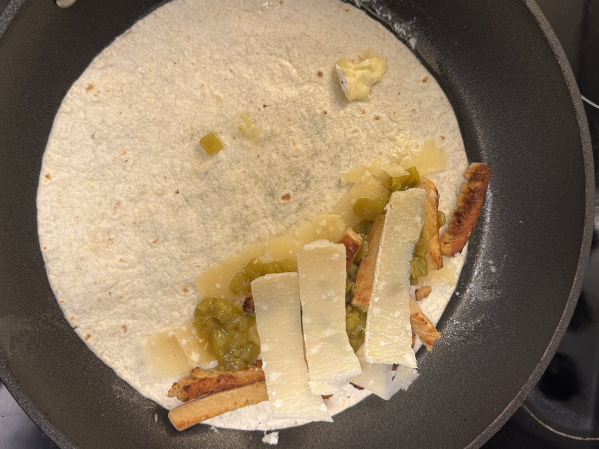 bpmw_'s tweet photo. parmesan quesadilla because i forgot to buy cheese https://t.co/B57jiqUGhe