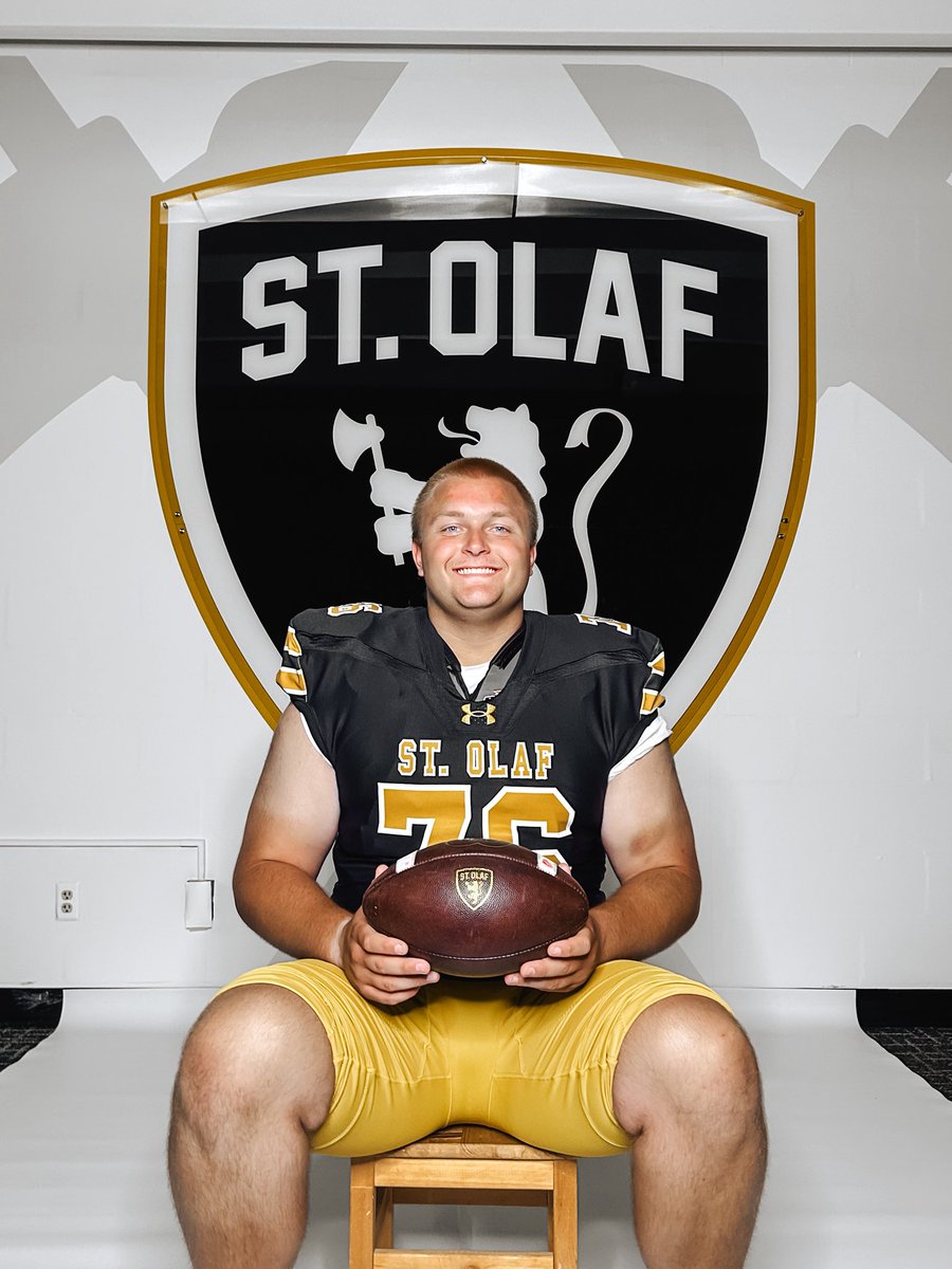 bradyvalberg's tweet photo. After a great junior day I’m blessed to receive my first offer from St. Olaf! @KatoEastFB https://t.co/CdLbJ3n3dQ