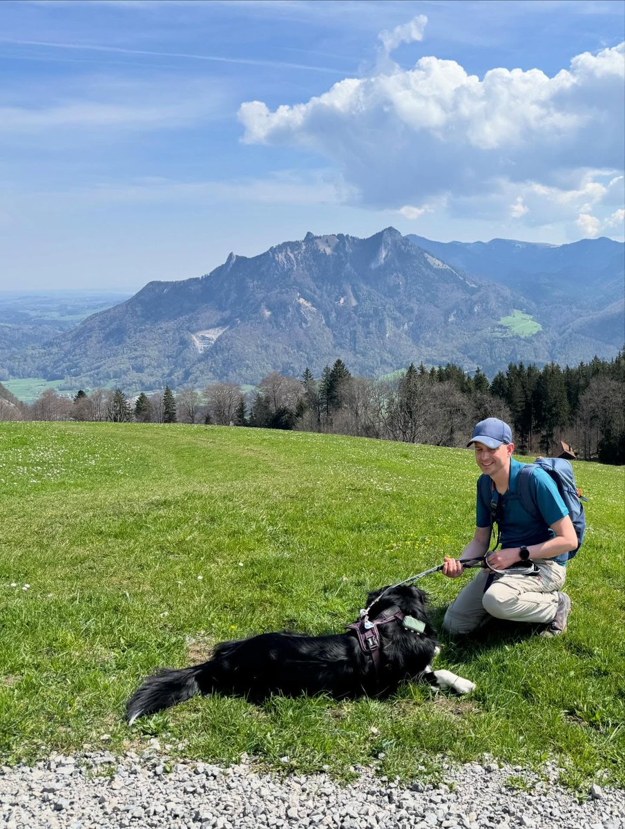kampenwanderer's tweet photo. Wieder mal eine Bergtour mit Ally, diesmal ging’s 700 Höhenmeter auf den #Laubenstein im #Chiemgau. Kein Problem für meine vierbeinige Kameradin, nur das langsam und kontrolliert runter gehen müssen wir noch üben.… https://t.co/pJVHhlzj1j