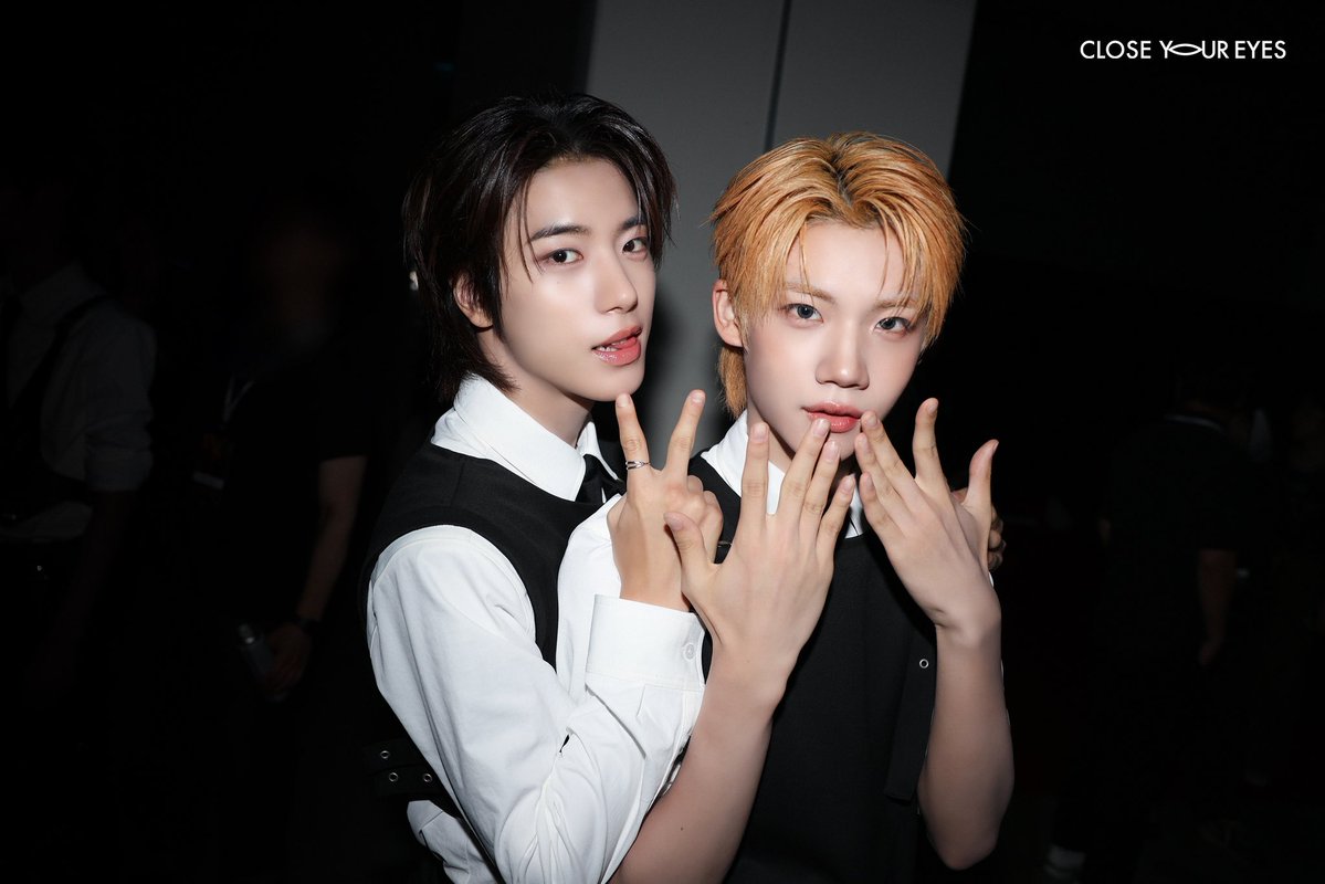 simenim23's tweet photo. 260629 CLOSE YOUR EYES 35th Seoul Music Awards Photo Sketch (2)

🔗 https://t.co/WrIBoQeSDg

#켄신 #KENSHIN #사쿠라다켄신 #SAKURADAKENSHIN #CLOSEYOUREYES #클로즈유어아이즈 #클유아 #CYE https://t.co/tR3Uf1Rae6