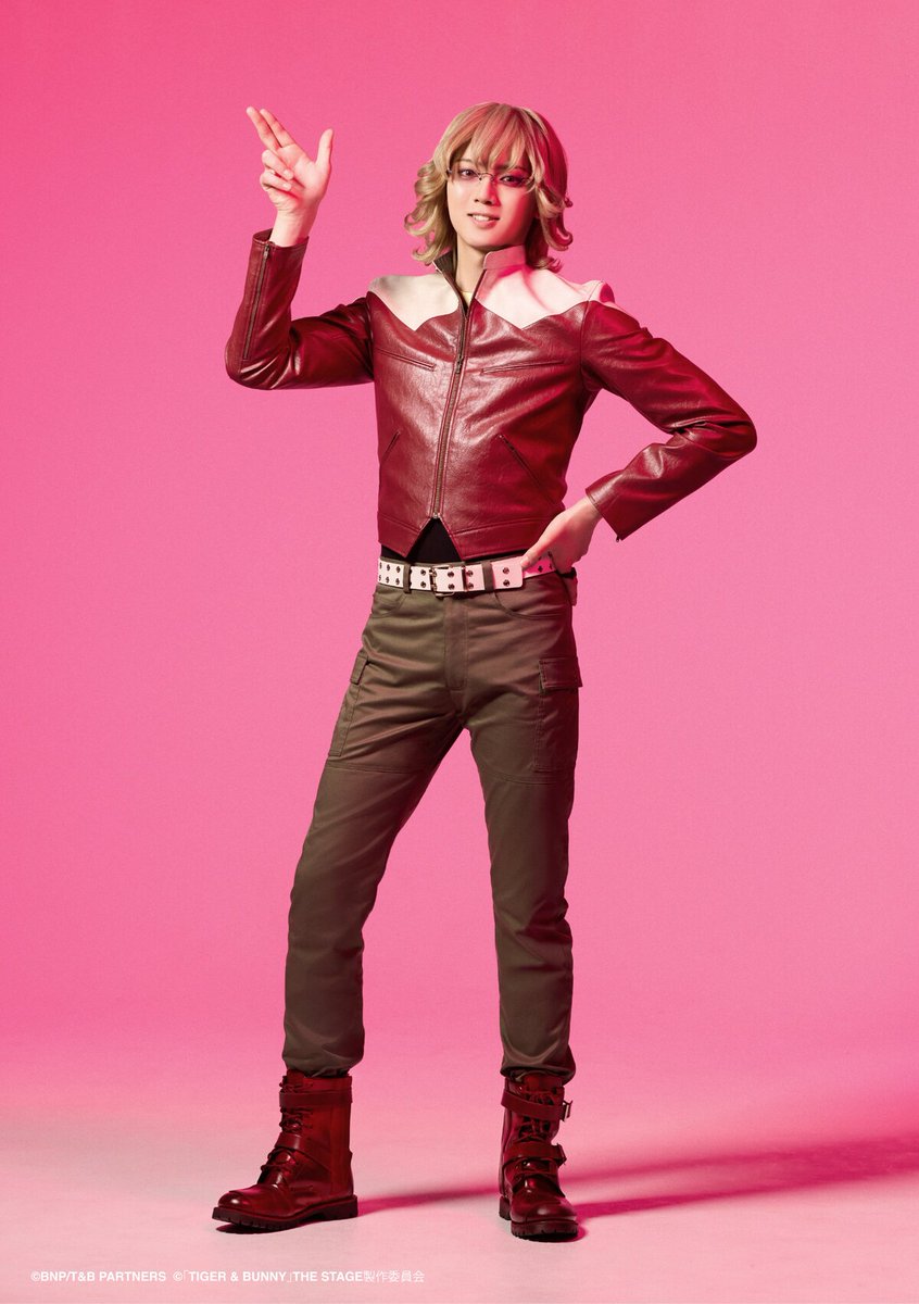 stage_natalie's tweet photo. 舞台「TIGER &amp; BUNNY」spiが虎徹、塩田一期がバーナビーに！キャスト＆ビジュアル一挙解禁（写真26枚 / コメントあり）
https://t.co/JBDHW87NJV

#舞台タイバニ https://t.co/Jo5WRFOk4R