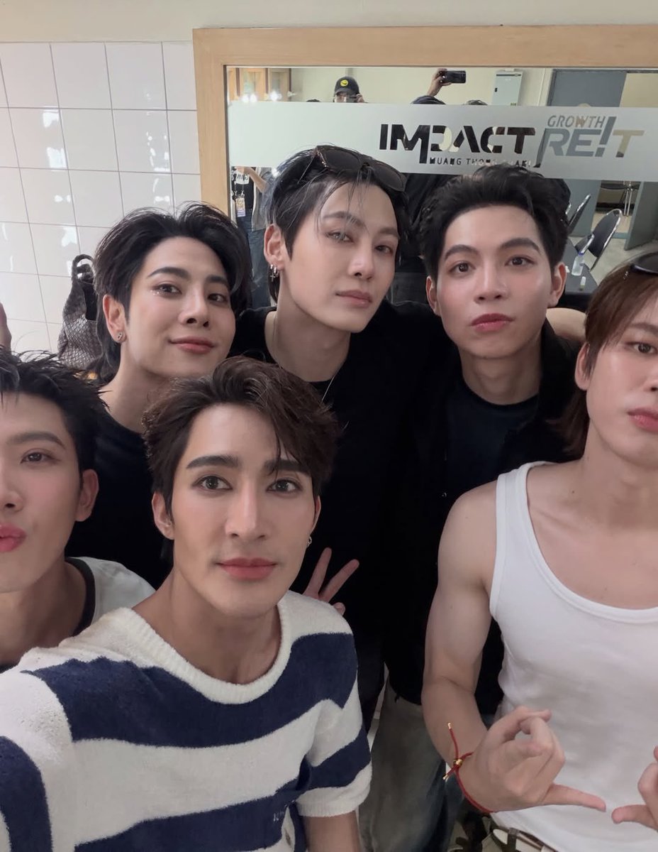 bass_bp19's tweet photo. 10:00🕙649🎟️แย้ววว ประชากรทั่วโลกมีหลักล้านๆๆๆคน แต่FFF ต้องการคนอีกแค่649คนเท่านั้น ชีวิตก็เครียดไปคอนเสิร์ตด้วยกันดีกว่า😆📢
👇🏻👇🏻

https://t.co/F39zLxruf4

#FFFPartyConcert2026
#BounPrem #บุ๋นเปรม https://t.co/CDkOHTMVdR