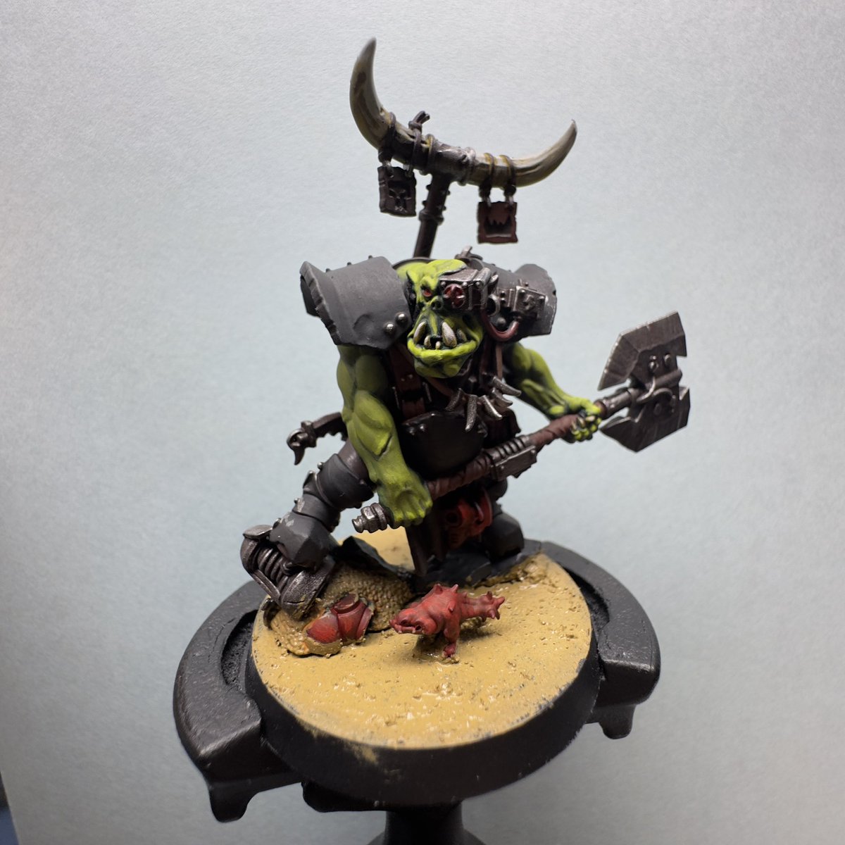 LokenNz's tweet photo. Need to improve my photography skills but pretty happy with how my orks are coming along https://t.co/iP4QOdiLvX