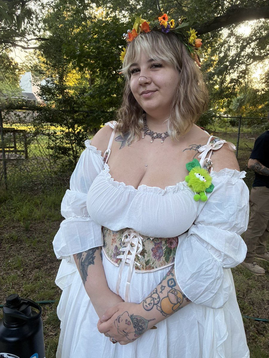 lilbigbb's tweet photo. Felt so seen and loved today. Finally reached adult hood so I had a lil hobbit themed birthday party for my 34th ✨

Thanks for all the birthday love and wishes today, it means so much to me 🥹🥰 https://t.co/B12MfjbKIS
