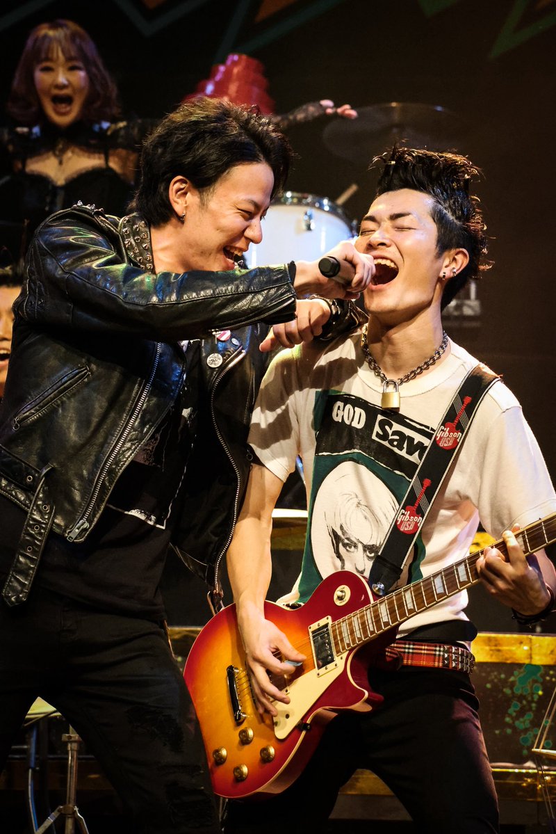 FSzonxxx's tweet photo. 写真だけで見たらライブにしか見えない🎸⚡️️🔒
写真撮るのも楽しかった！🎶

#アルクシアター 
#STAYGOLD https://t.co/oDSQ7wPYx6