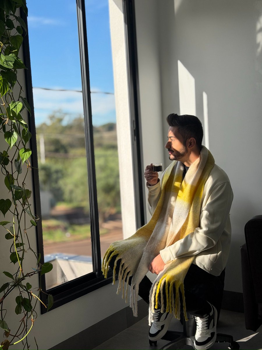 GeovaneKvalknte's tweet photo. Um café, um pouco de sol e a certeza de que desacelerar também faz parte do meu caminho. https://t.co/P1DwKCNIjT