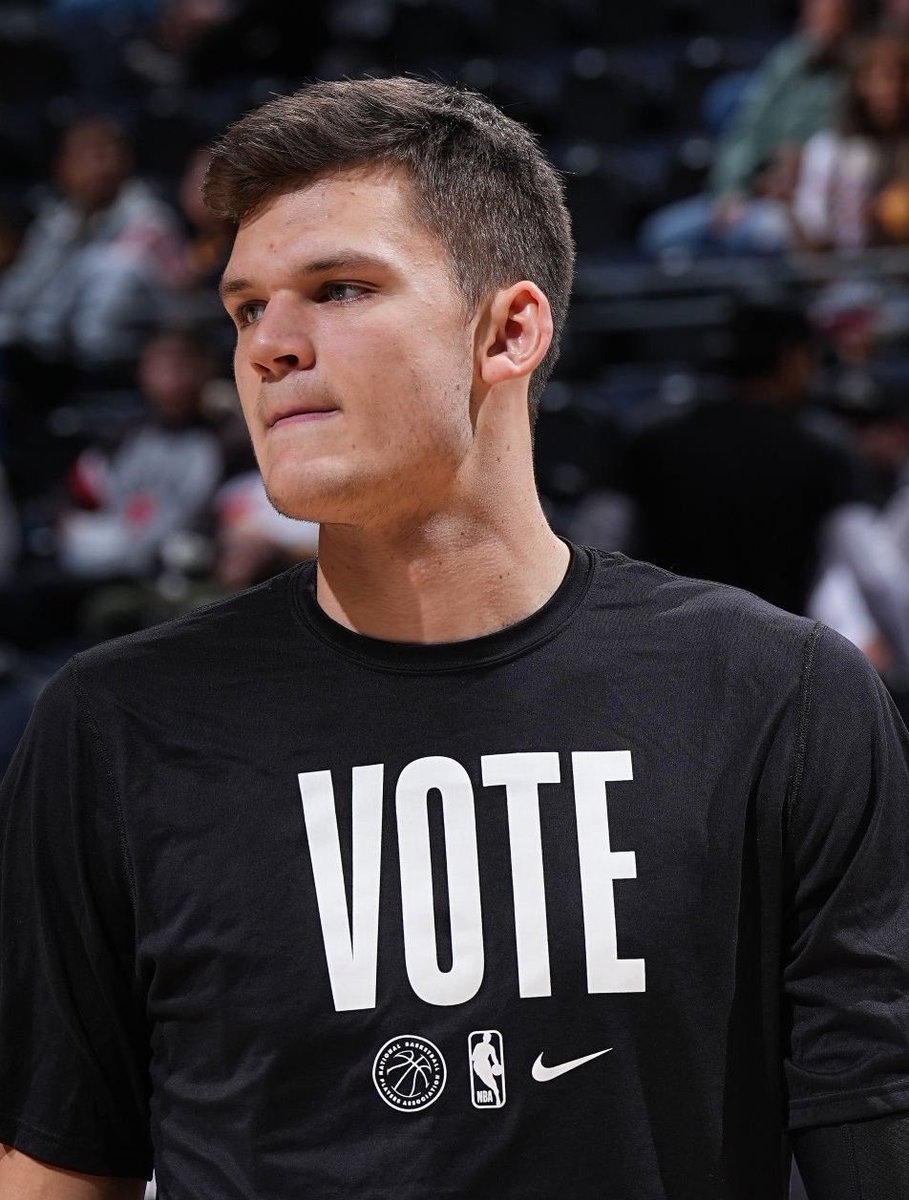 BronMuse's tweet photo. 🚨 Walker Kessler reportedly plans to test free agency and meet with multiple teams, per @Tjonesonthenba https://t.co/Kx5KyRgBbP