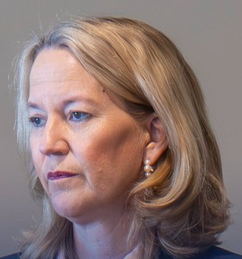 IdentityTheftAZ's tweet photo. @arizonaago @AZAGMayes The look of a loser about to lose another lawsuit. Try doing your job, Krissy-poo! https://t.co/chIBbSNCe4