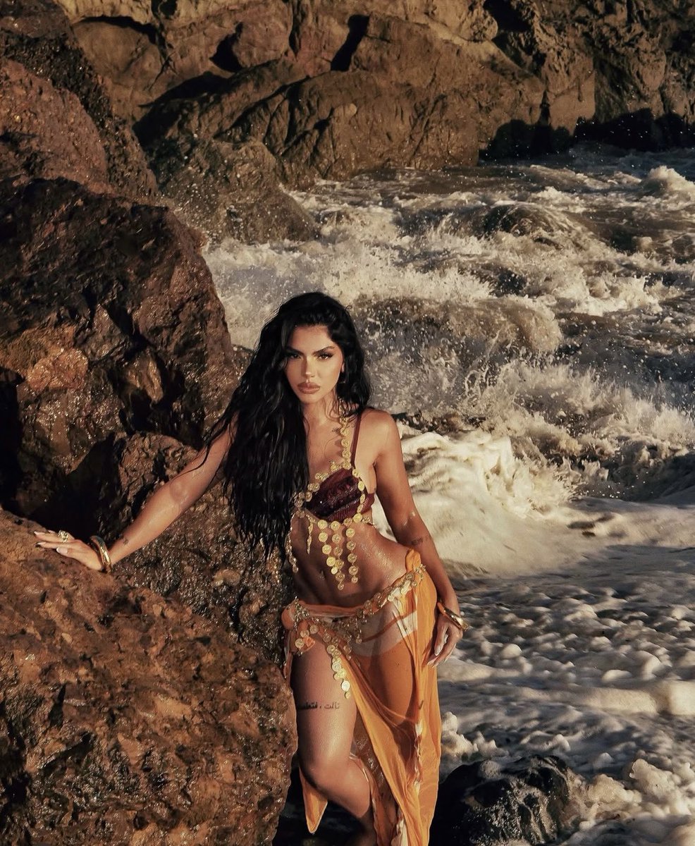 cravehuda's tweet photo. Huda stuns via IG 🤍 https://t.co/nz4DFMPvQJ