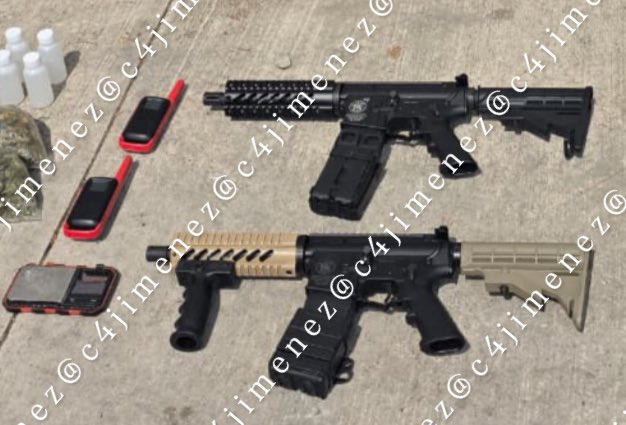 c4jimenez's tweet photo. CAEN  2 CHAMACOS MATONES de la ANTIUNION; TRAÍAN ARMAS LARGAS, CHALECO BLINDADO…
Dilan Joshua González
Osmar Zaid Hdz
Tienen 16 años 
Traían todo esto en una vecindad de Caridad.
Agentes de @SSC_CDMX los ubicaron, corretearon y detuvieron.
Confesaron operar para la AntiU. https://t.co/NLwaDE5yuA