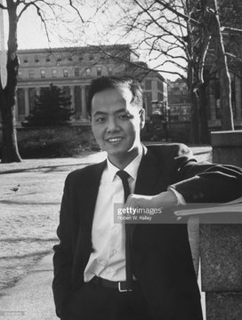 phalpern's tweet photo. Experimentalist Chien-Shiung Wu &amp; theorists Chen Ning Yang &amp; Tsung-Dao Lee each played pivotal roles in demonstrating that some weak interaction decays violate parity (mirror image) symmetry.

Yang &amp; Lee shared the 1957 Nobel Prize in Physics.

Sadly, Wu wasn't awarded a Nobel. https://t.co/xbb7okLiZc