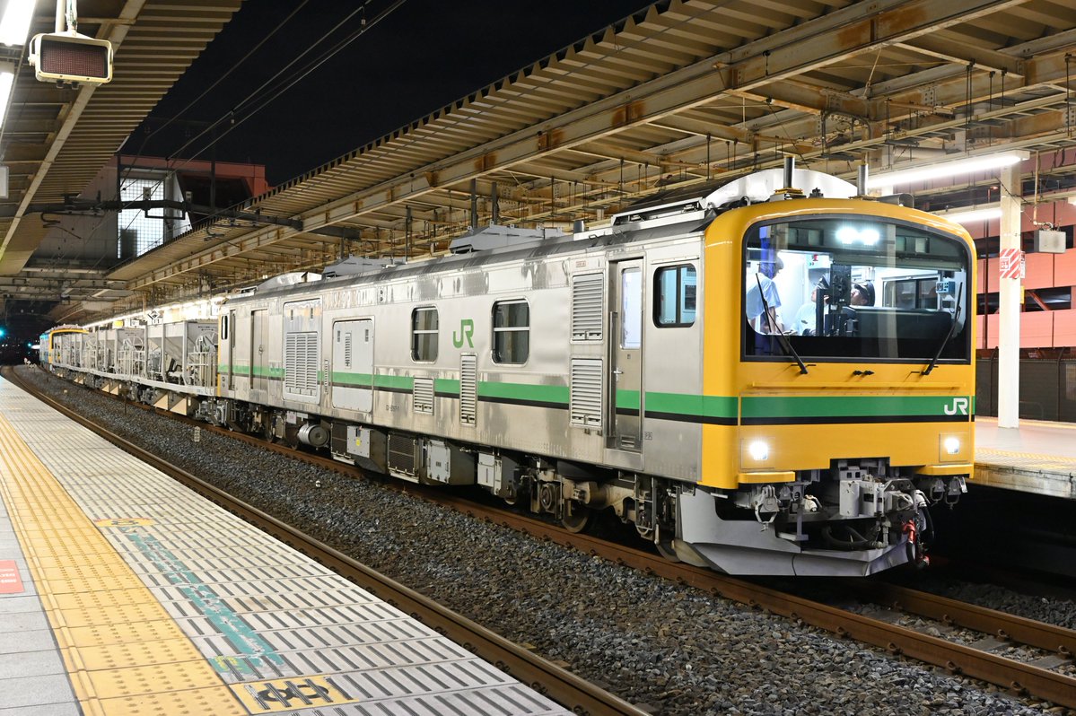 S_land62's tweet photo. 2026 6/29-30
工9946D→工9893D 吉川美南砕石工臨
GV-E197 TS01【都ｸﾝ】
アウトカーブは横帯が目立つ。砕６の停目が実用に供されているところを見られて良かったです https://t.co/DxZwNN1SU4