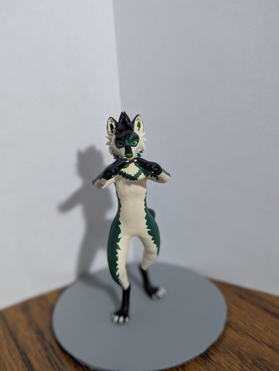 Thingymab0b's tweet photo. My newest creation!! #Furry #Miniature https://t.co/fuQuSY9Bgz