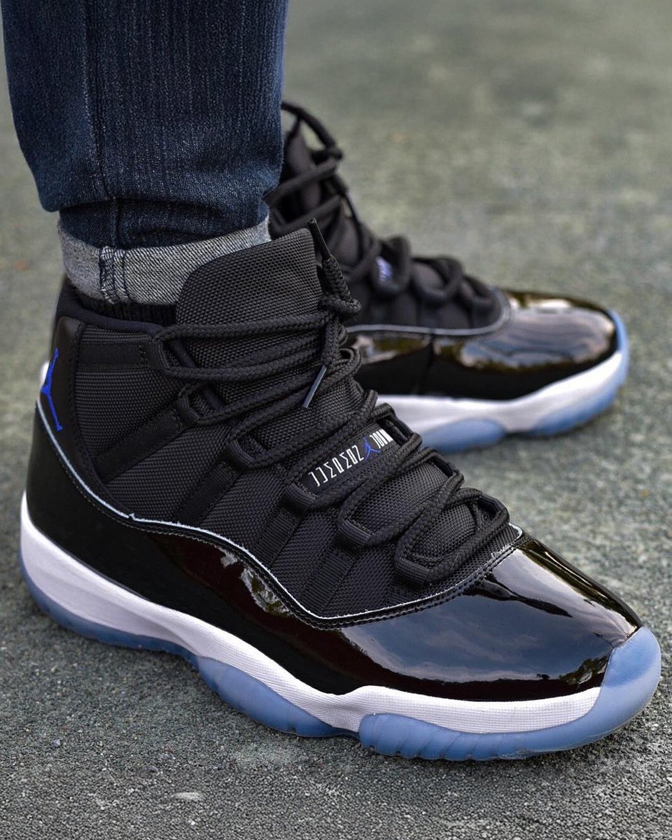 houseofheat's tweet photo. Air Jordan 11 "Space Jam" Returns on December 12th for $255 😳 https://t.co/7WKjXOF8Kf