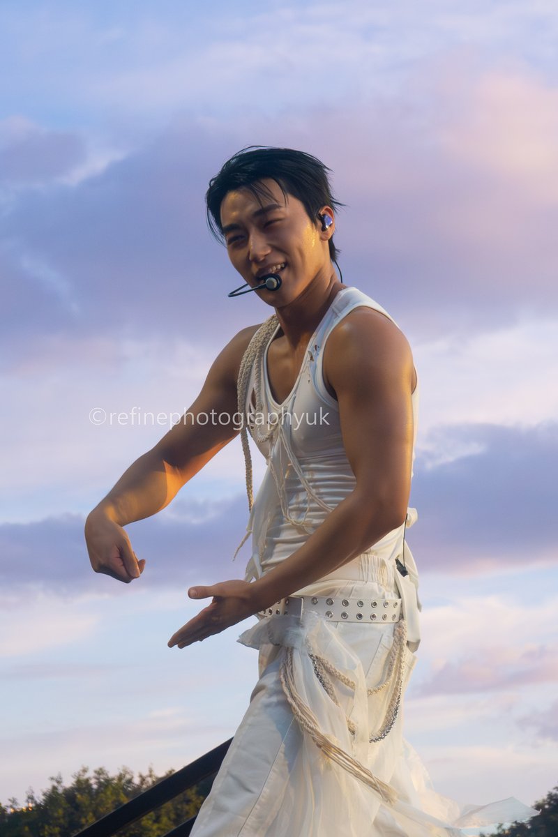 suzakiru's tweet photo. Seeing ATEEZ and my bias Choi San so close at @BSTHydePark was unreal. Mentally I am still there and I don't think I will ever recover from it. Thank you to them, all the artists and the amazing people I met for making it such an amazing day <3

ATEEZ Headliner BST @ATEEZofficial https://t.co/XqDjyvuJod
