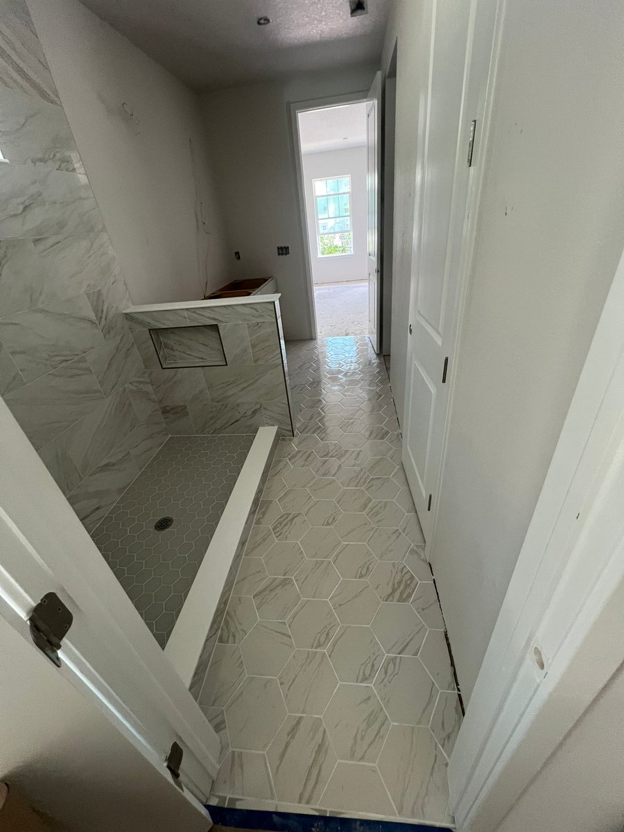 BatzTileRenov's tweet photo. 🏠 Every great renovation starts with quality tile! Batz Tile Renovation LLC specializes in custom tile installation for kitchens, bathrooms, showers, backsplashes, and floors. Let us bring beauty and value to your home.

📞 Call today: 941-592-3045

#BatzTileRenovation https://t.co/uQ1mPFe7PB