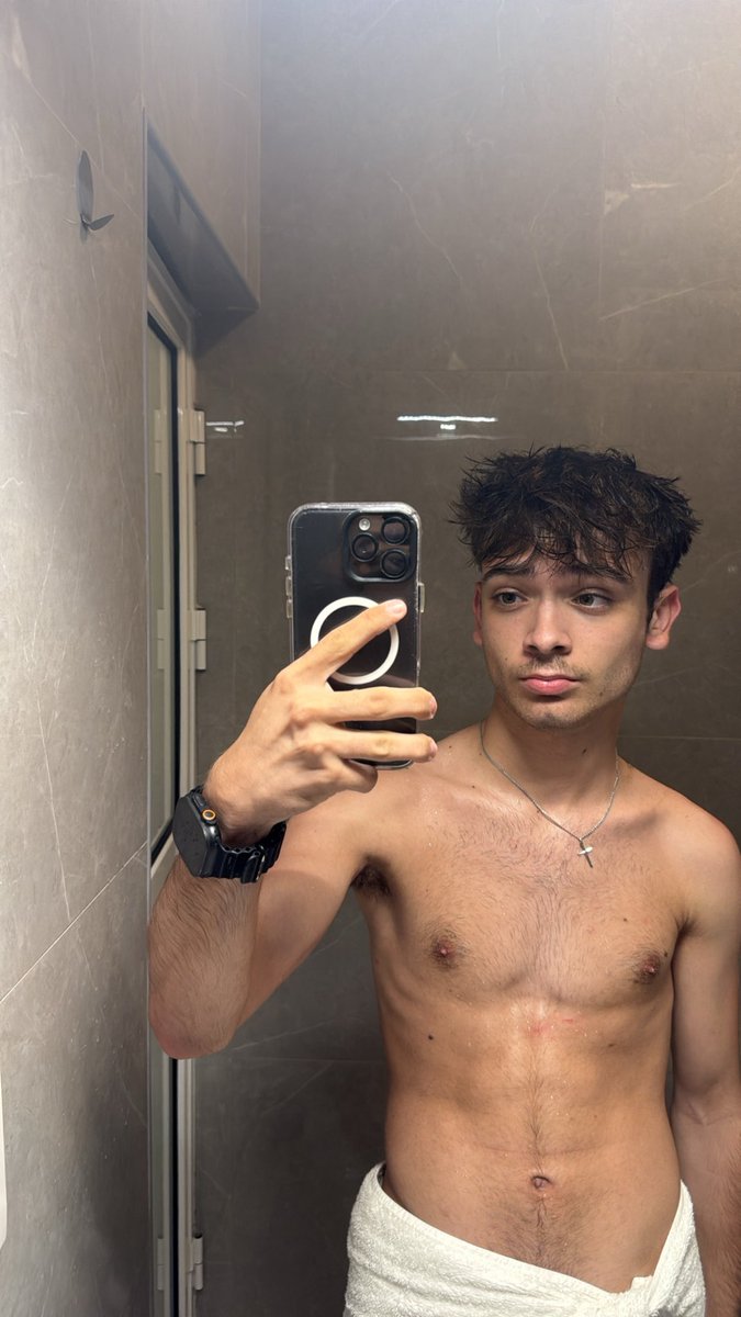 Enzo_lcv's tweet photo. 🥵🎁 La version non flouté et les promos dans ma boutique top4fans ça se passe ici -> https://t.co/tFwZ6Vm4ng https://t.co/2iEtr0EH1Q