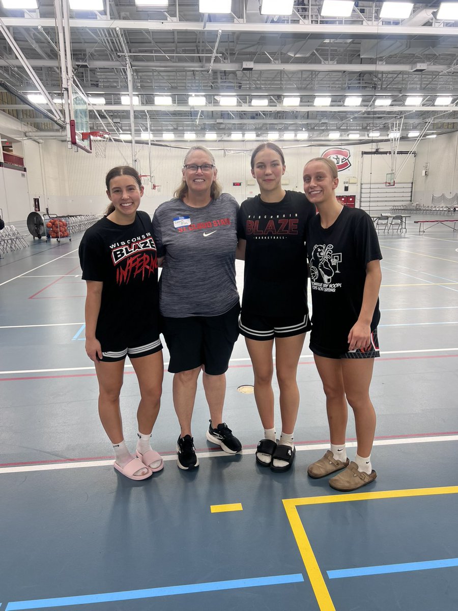 GraceRuys5's tweet photo. Thank you Coach Fish and Coach Jess for hosting a great camp. Had a fun time with @SCSUHuskies_WBB 
@LisaMVanWyk @WisconsinBlaze https://t.co/dMdpfLIDwG