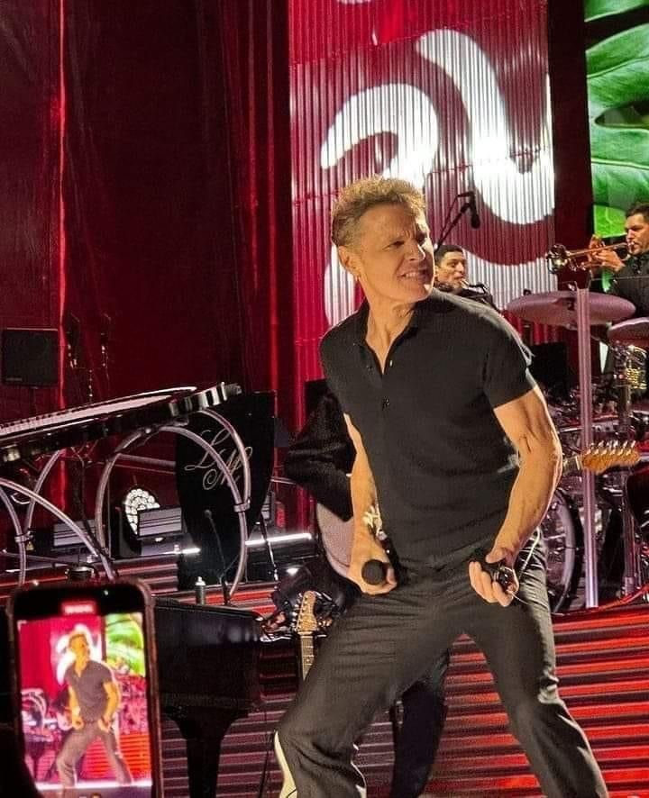 todoxluismiguel's tweet photo. Hermoso Jueves Familia LuisMiguelera ♥
@lmxlm #LuisMiguel #TXLM #FansClubOficialChile https://t.co/qJRhcj0rsz