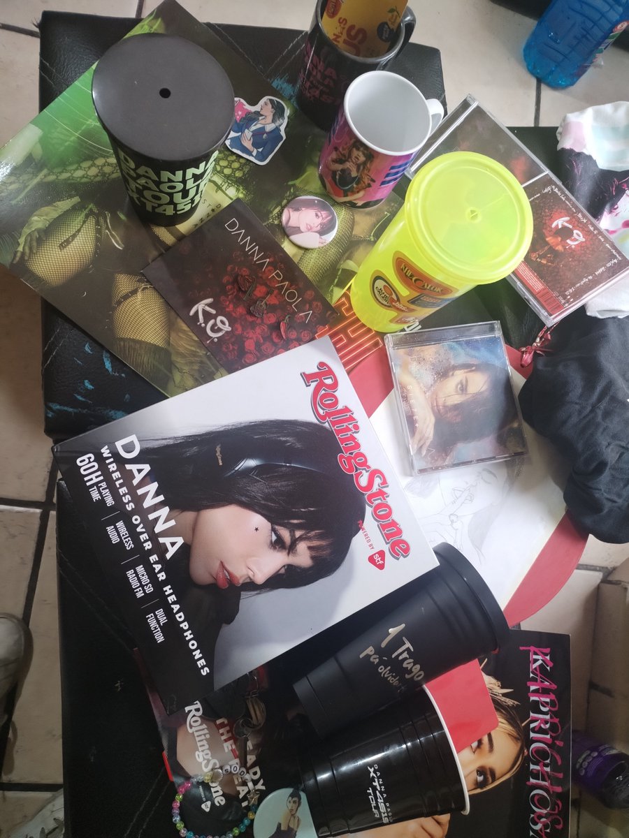 RafaGiveme's tweet photo. @DANNA_Today Holaaa, me considero el fan #1 de Danna por que desde que ella llego a mi vida he conectado con su música, realmente ella ha transmitido sus valores a mi vida por lo ue yo trato siempre de apoyar TODO lo que tenga que ver con ella, por ejemplo cualquier merch que este a mi (1) https://t.co/P3BeUaQvwo
