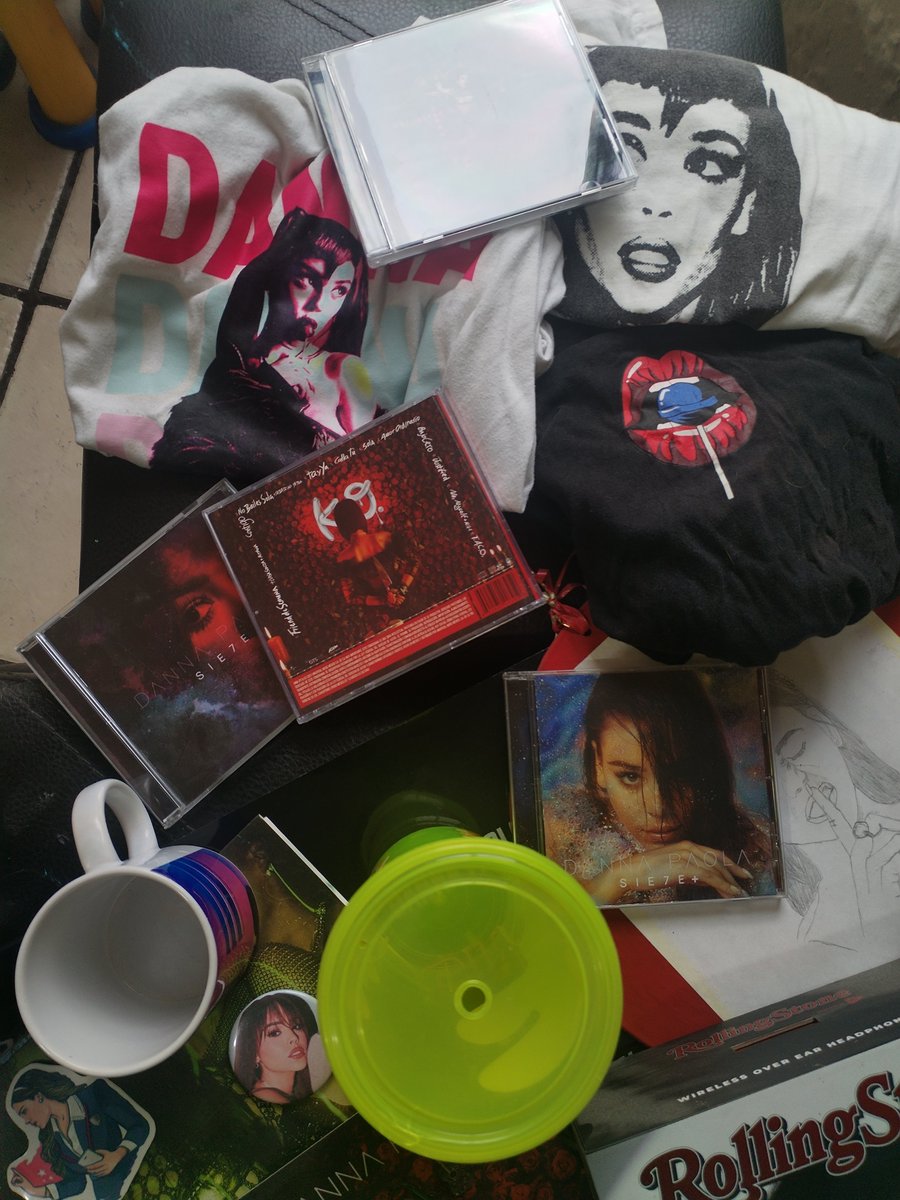 RafaGiveme's tweet photo. @DANNA_Today Holaaa, me considero el fan #1 de Danna por que desde que ella llego a mi vida he conectado con su música, realmente ella ha transmitido sus valores a mi vida por lo ue yo trato siempre de apoyar TODO lo que tenga que ver con ella, por ejemplo cualquier merch que este a mi (1) https://t.co/P3BeUaQvwo