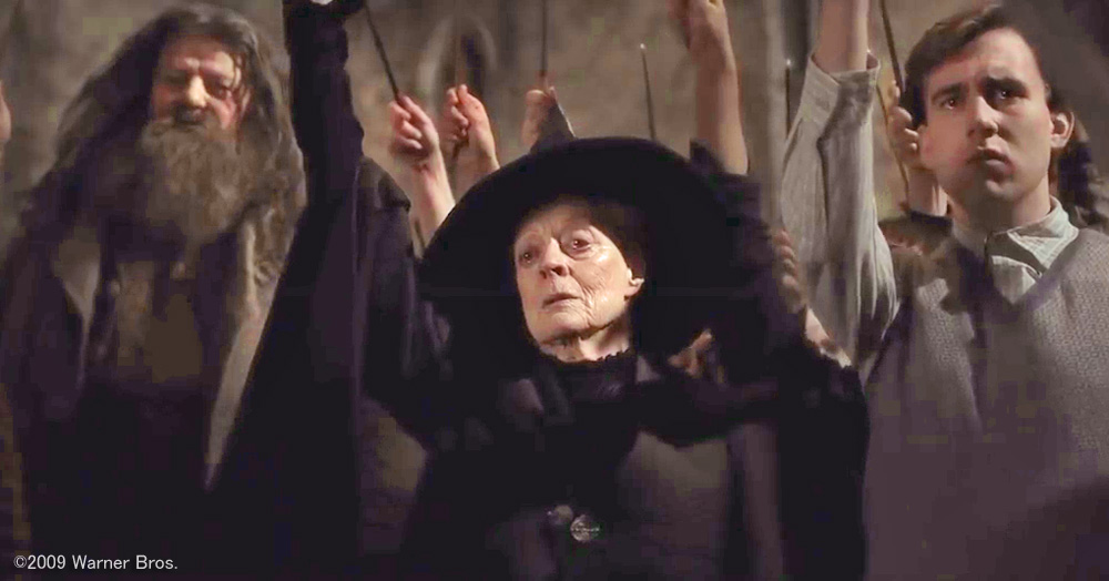 pottermaniajp's tweet photo. 6月30日はダンブルドア校長の命日🌹

1997年の今日、校長は計画通りスネイプの呪文で帰らぬ人に💧

彼の知略によってヴォルデモートは敗北し、魔法界に平和が訪れました🕊

ハリーは校長とスネイプに感謝し、次男にアルバス・セブルスと命名しています...#RIP🙏

名言集⇒https://t.co/20AXIdvh2E
 
#ハリーポッター #HarryPotter #ハリポタ