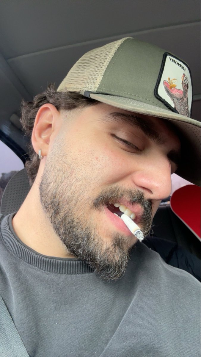 kioomaxx's tweet photo. Face reveal¿ https://t.co/I1VF2Pe9Pq