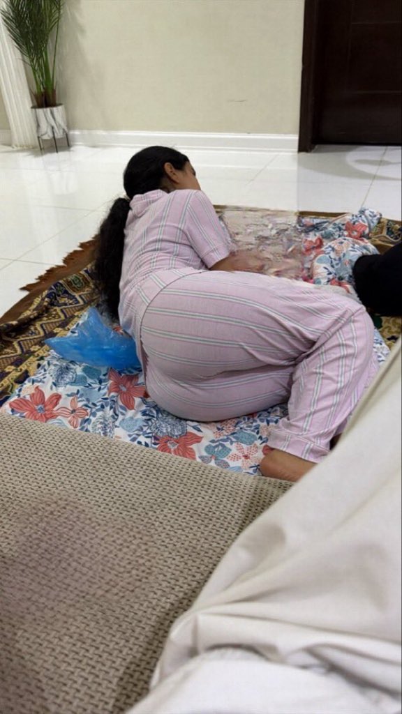 sanaboy's tweet photo. اليوم اخت مراتي اجت زيارة عندنا مارايكم أدق حقها ال 🍑😵‍💫 https://t.co/KQPUwiU75l