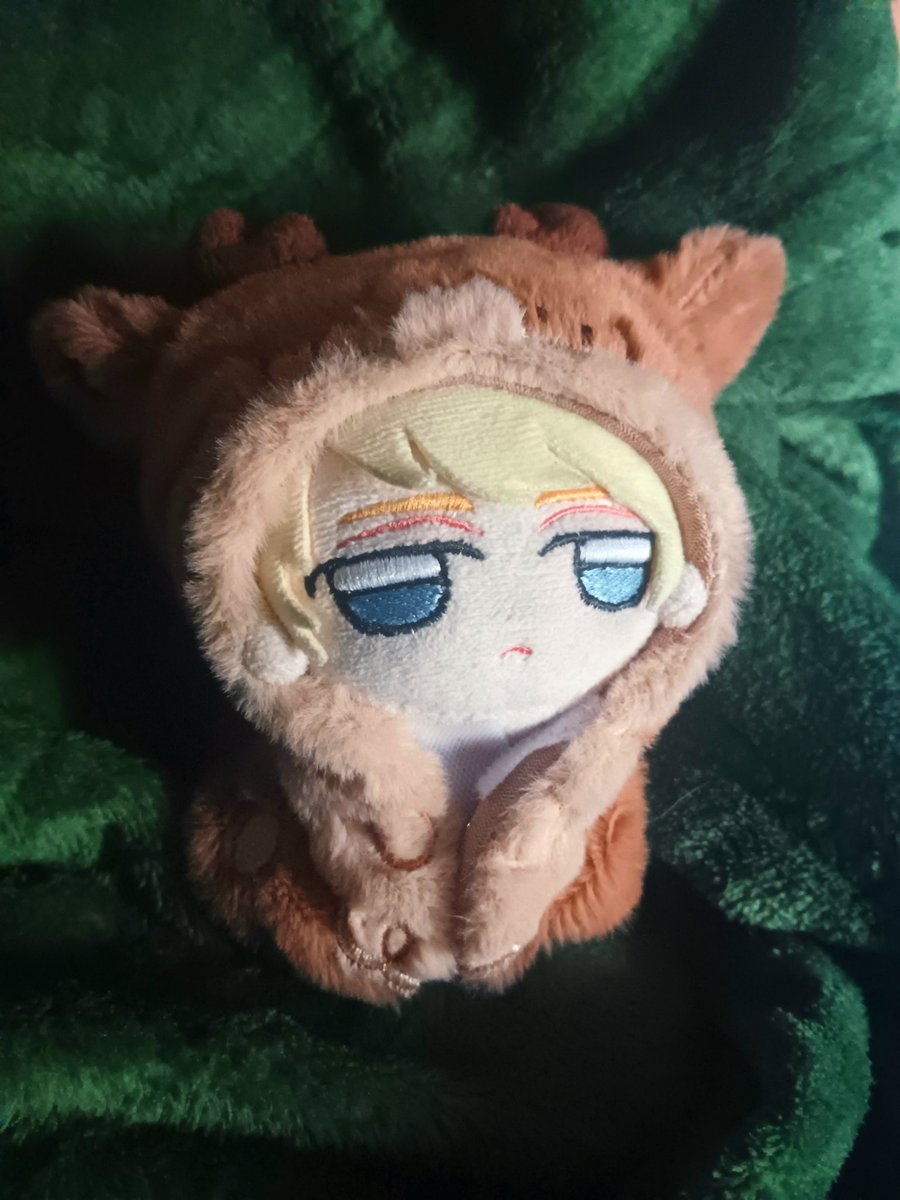 FleshbagWasp's tweet photo. His head's so big that he barely fits in the deer outfit I bought him. None of the other Lawlings fit any better either >w> https://t.co/8oo43eyTiP