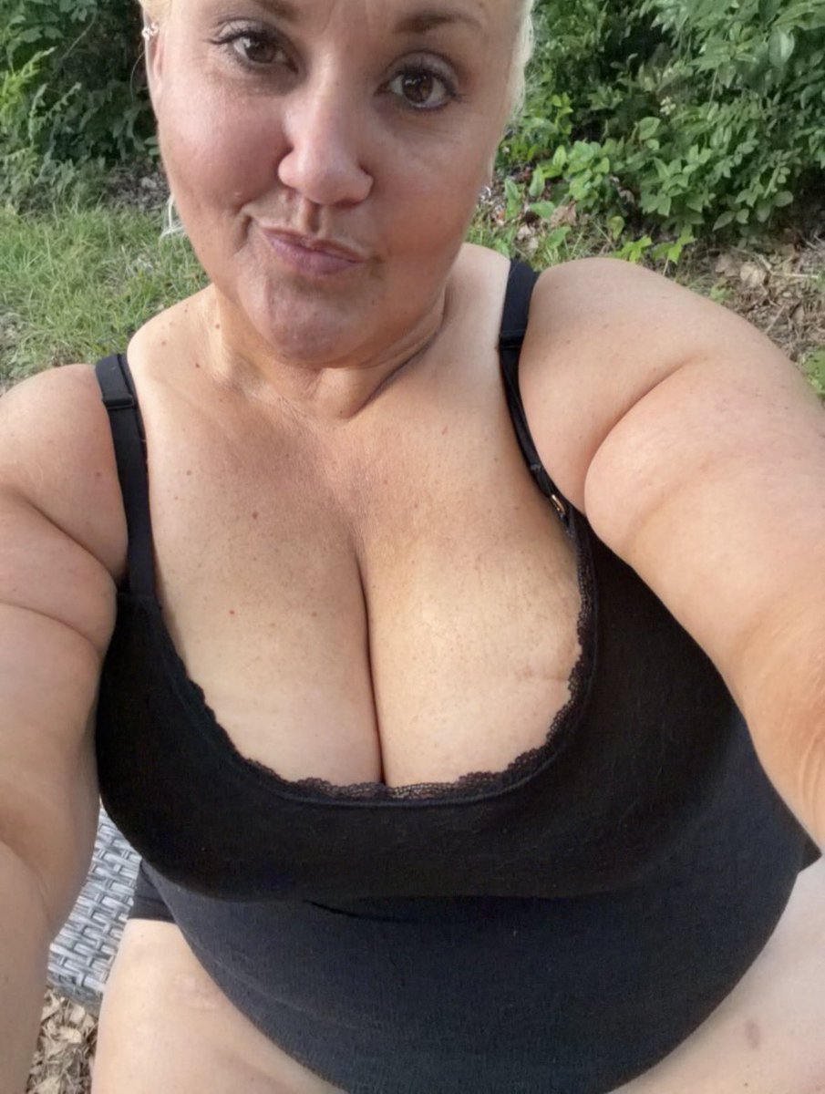 Lindas4nr's tweet photo. hello Friends https://t.co/q9nFdrjY3f