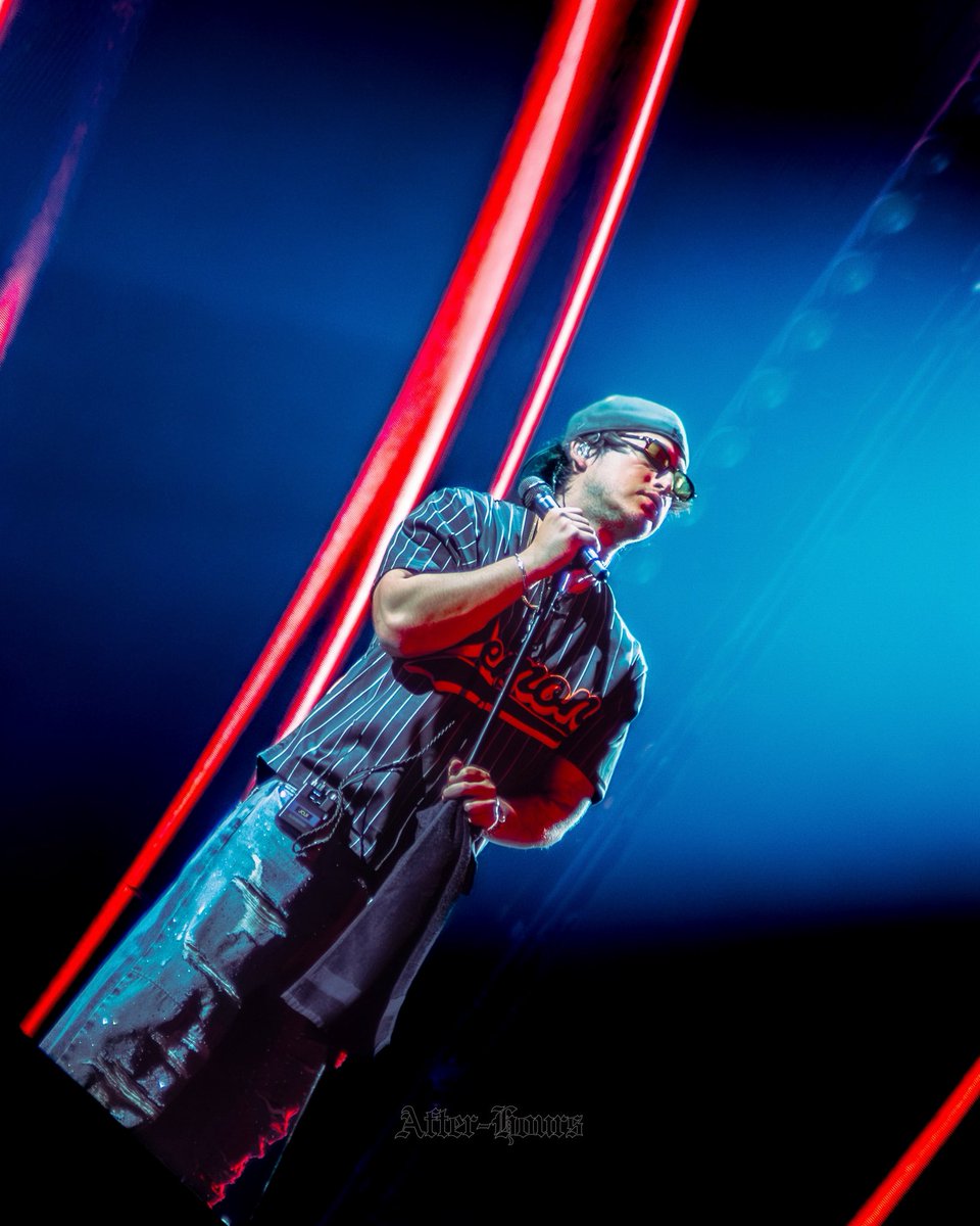 AfterHours_Mag_'s tweet photo. @sushitrash in Boston during his ‘JOJI: SOLARIS’ tour 

📸: @dy4ni_ 

{Credit photographer when reposting/using photos}

#joji #solaris #concert #photography https://t.co/gu4XE8NB8m