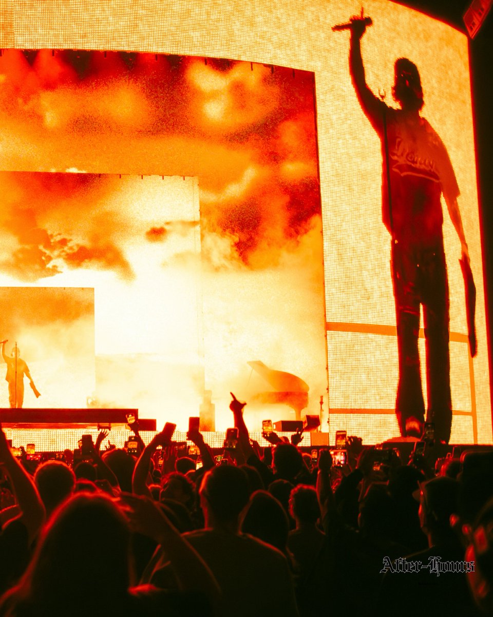 AfterHours_Mag_'s tweet photo. @sushitrash in Boston during his ‘JOJI: SOLARIS’ tour 

📸: @dy4ni_ 

{Credit photographer when reposting/using photos}

#joji #solaris #concert #photography https://t.co/Wj4Og48RBC