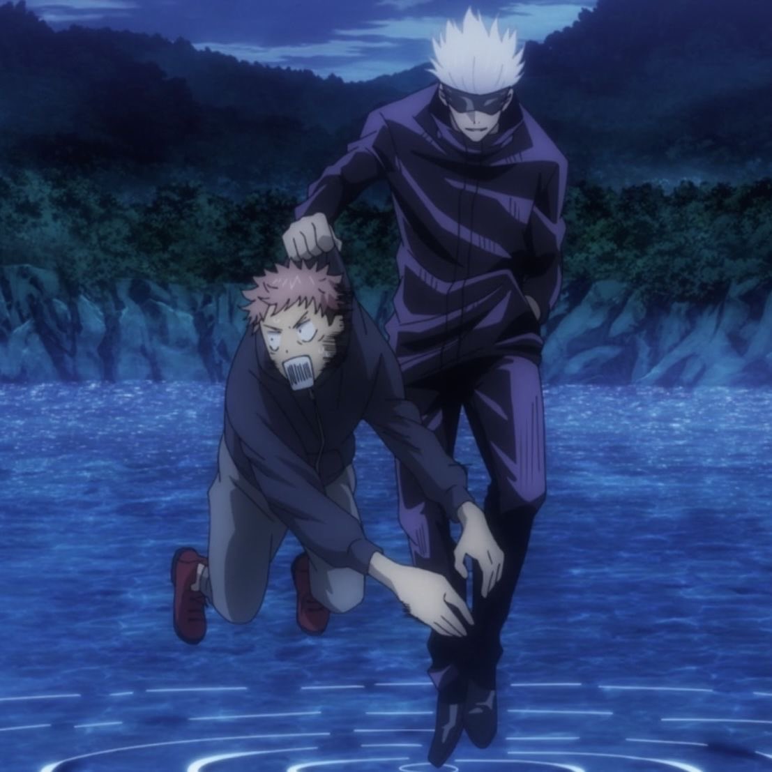 ceivesxo's tweet photo. I love how gojo always picks everyone up as if they were sacks of potatoes, he’s so unserious 😭 https://t.co/A7xvdxB0n7