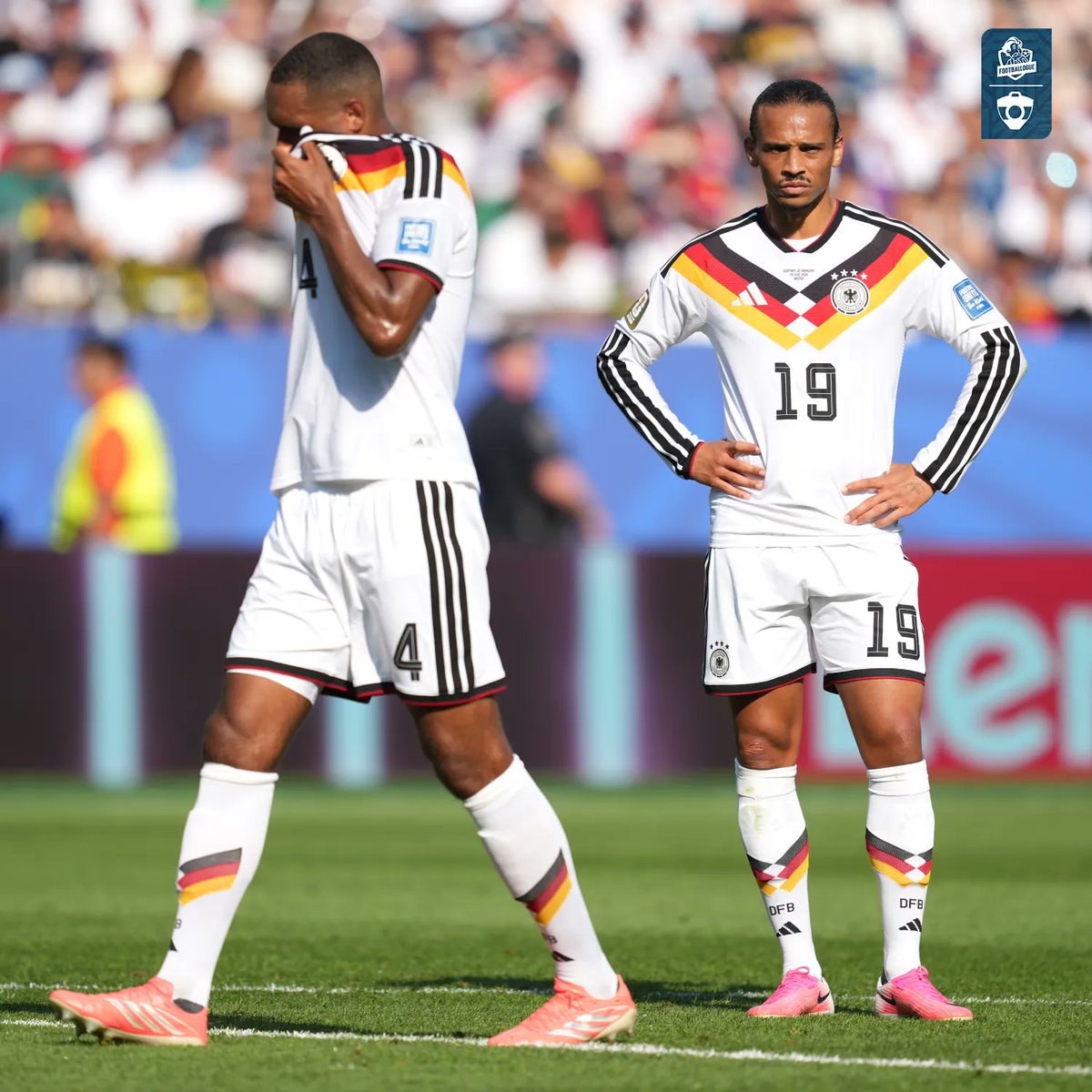Footballogue's tweet photo. 𝗟'𝗔𝗟𝗟𝗘𝗠𝗔𝗚𝗡𝗘 𝗩𝗜𝗘𝗡𝗧 𝗗𝗘 𝗥𝗔𝗧𝗘𝗥 𝗦𝗔 𝟯𝗲 𝗖𝗢𝗨𝗣𝗘 𝗗𝗨 𝗠𝗢𝗡𝗗𝗘 𝗦𝗨𝗜𝗧𝗘....... 🥶 🇩🇪

𝟮𝟬𝟭𝟰 : Champion du monde 🏆

𝟮𝟬𝟭𝟴 : Éliminée en phase de groupes ❌

𝟮𝟬𝟮𝟮 : Éliminée en phase de groupes ❌

𝟮𝟬𝟮𝟲 : Éliminée en 16e de finale ❌ https://t.co/Bomwbl1vah